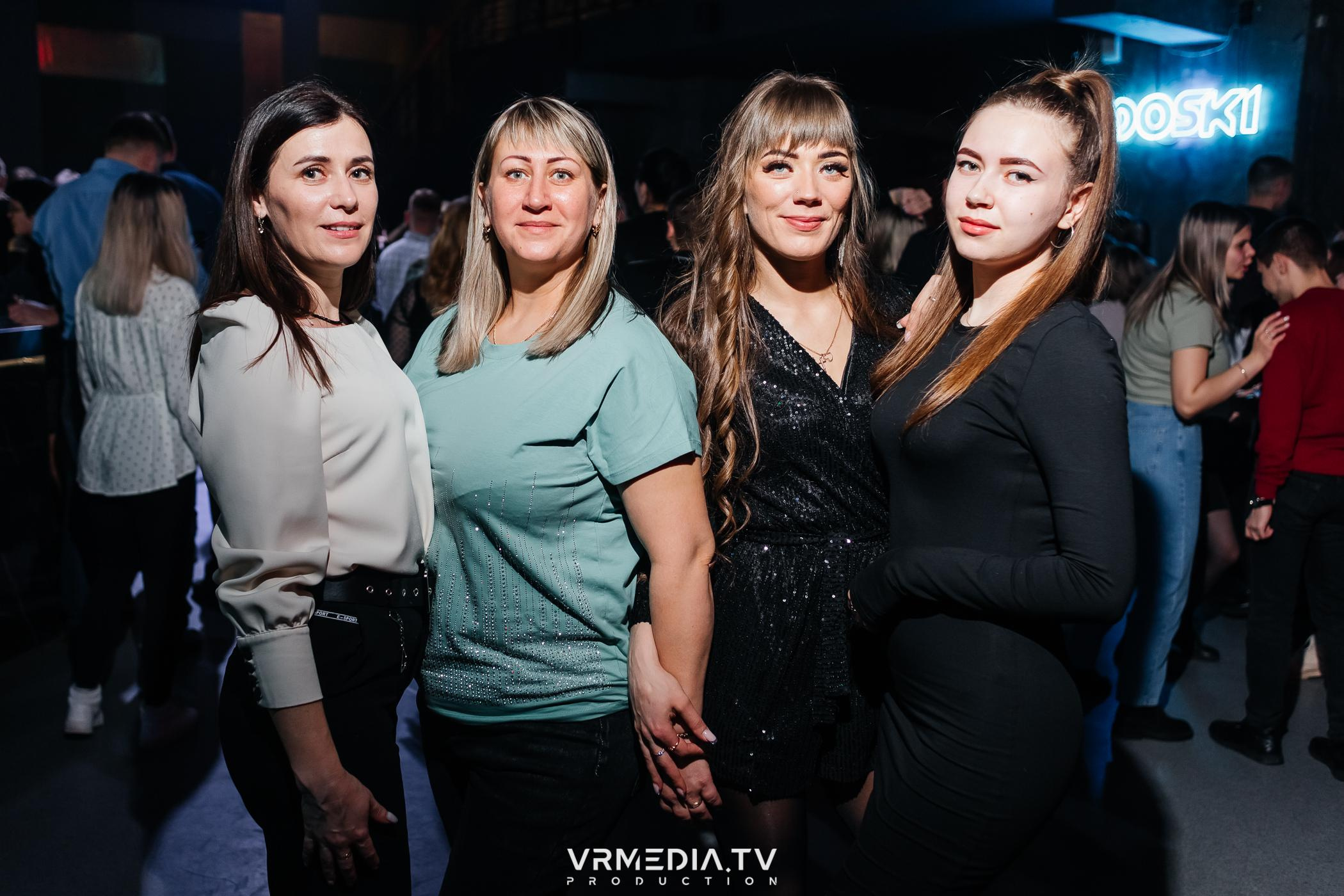 Выходные в баре «DOSKI»