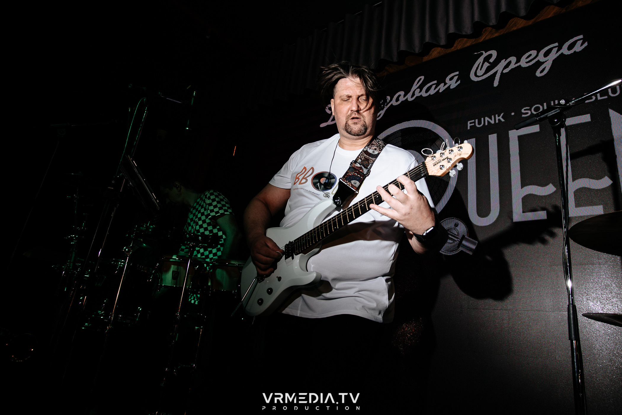 Джазовая среда: BBQueen: Переменная облачность