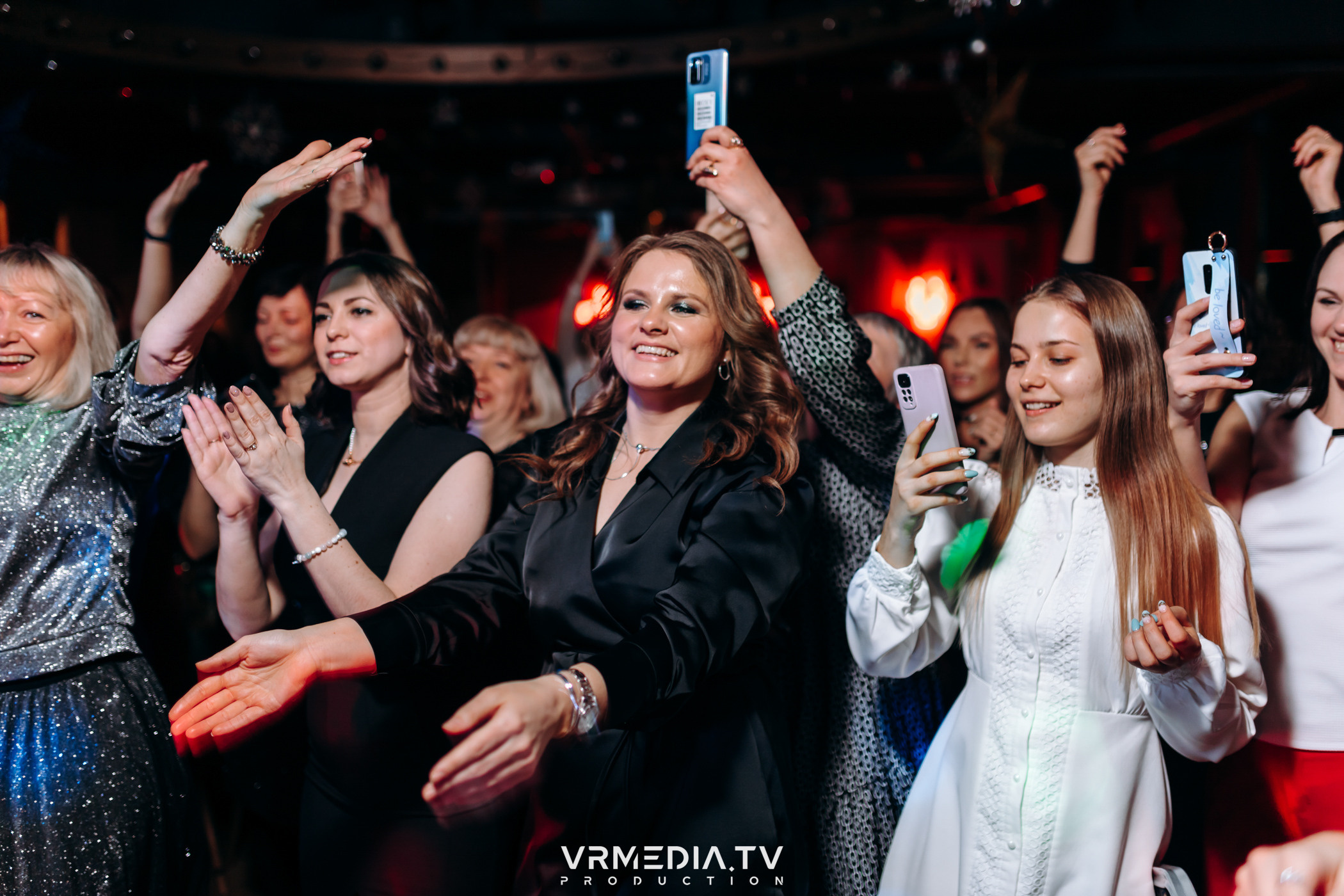 Жаркий новогодний корпоратив в гриль-баре «Жара»