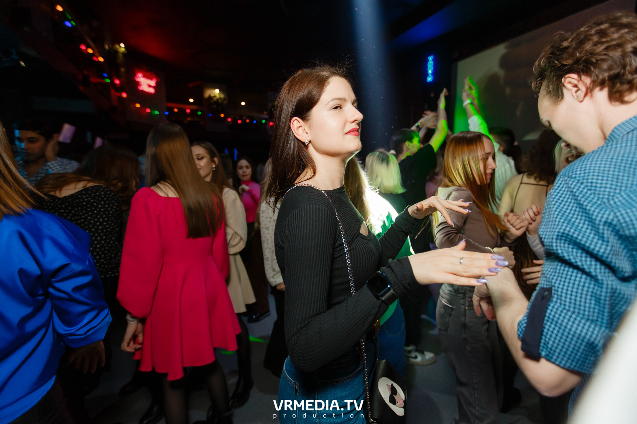 Выходные в баре «DOSKI»