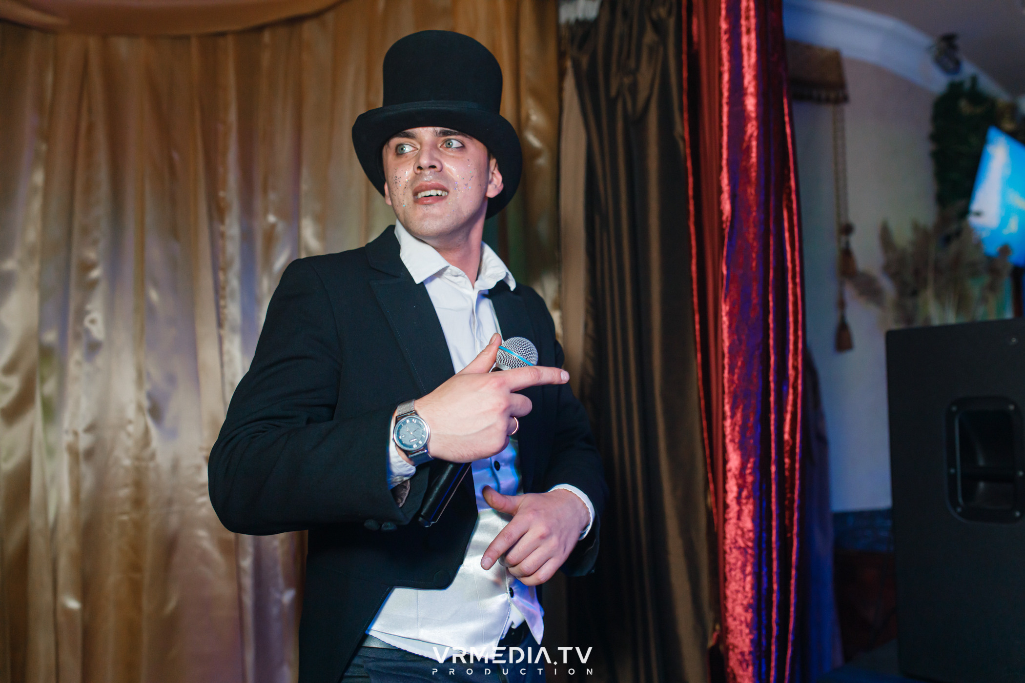 «Новогодний Мюзикл» в ресторане «Лазурный Берег»