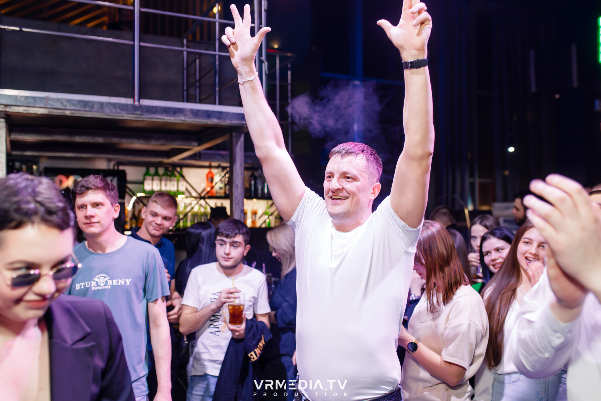 Выходные в баре «DOSKI»