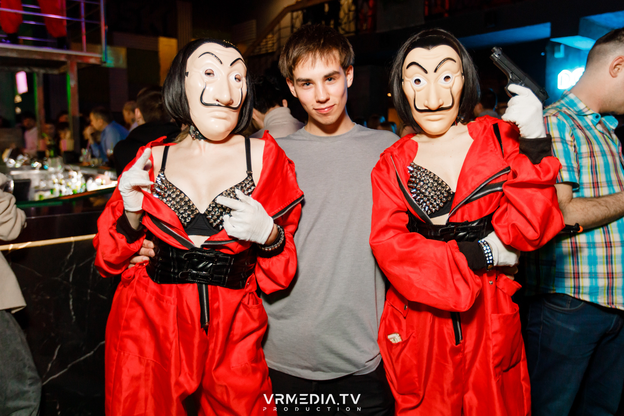 Выходные в баре «DOSKI»