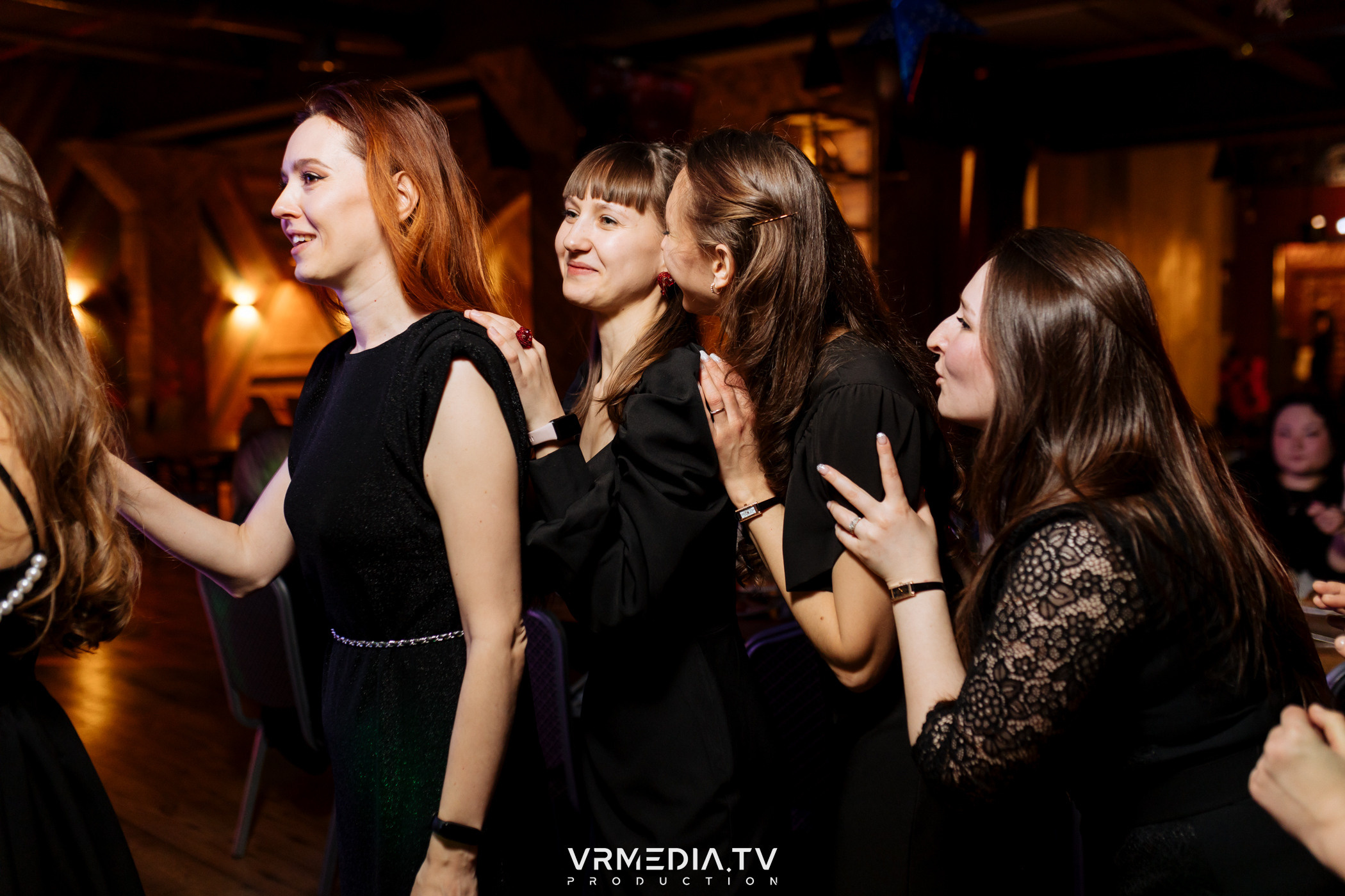 Жаркий новогодний корпоратив в гриль-баре «Жара»