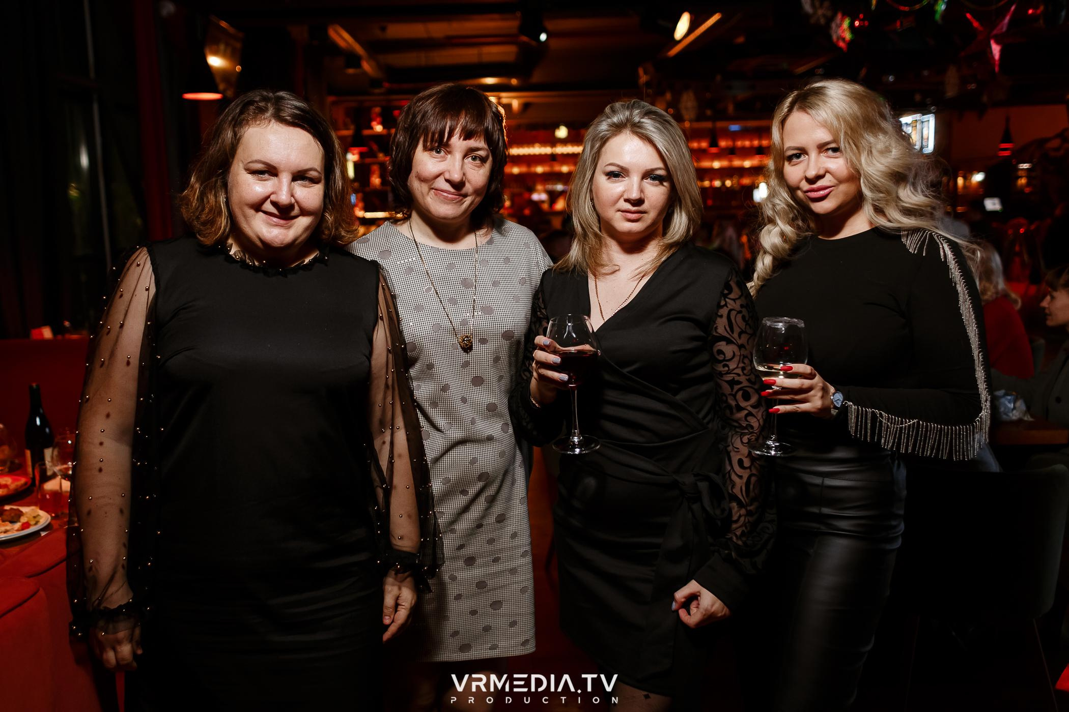 Жаркий новогодний корпоратив в гриль-баре «Жара»