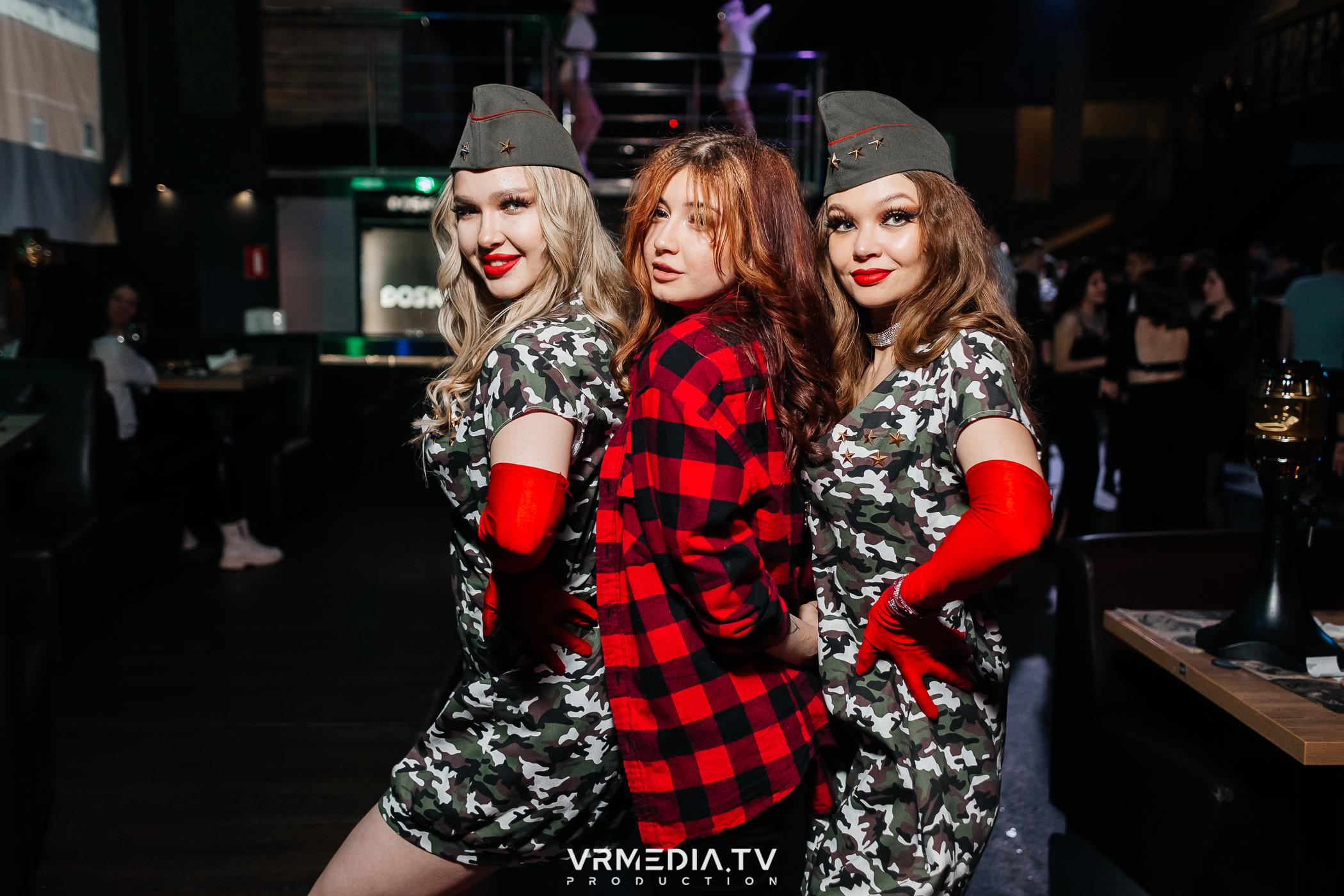 Выходные в баре «DOSKI»