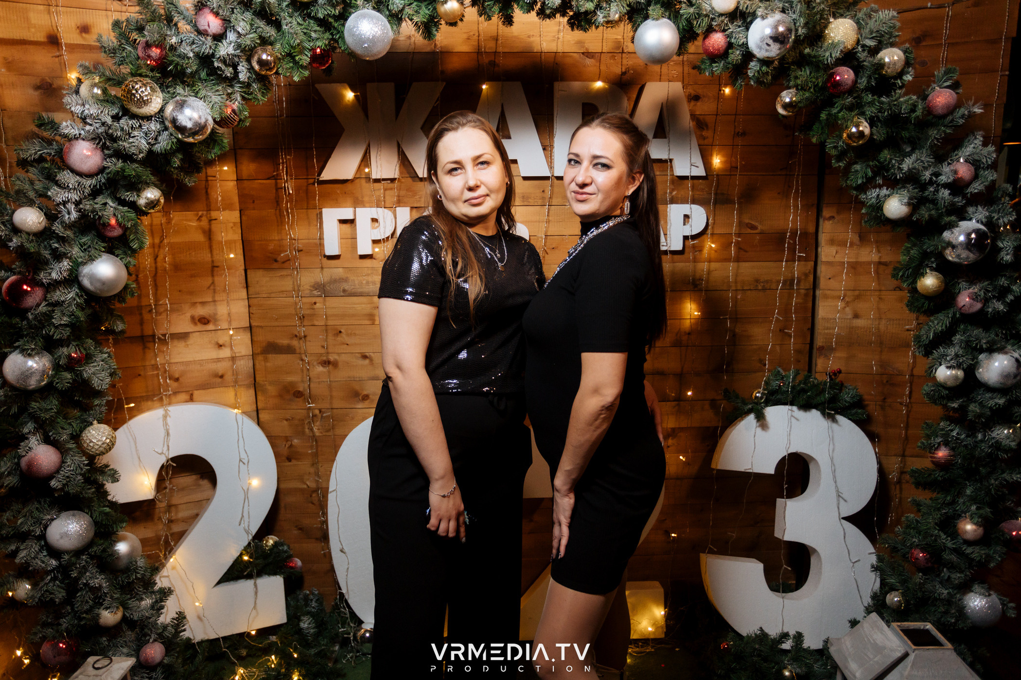 Жаркий новогодний корпоратив в гриль-баре «Жара»