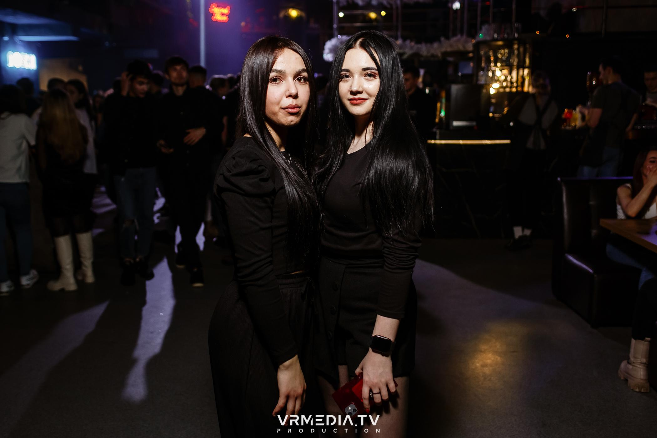 Выходные в баре «DOSKI»