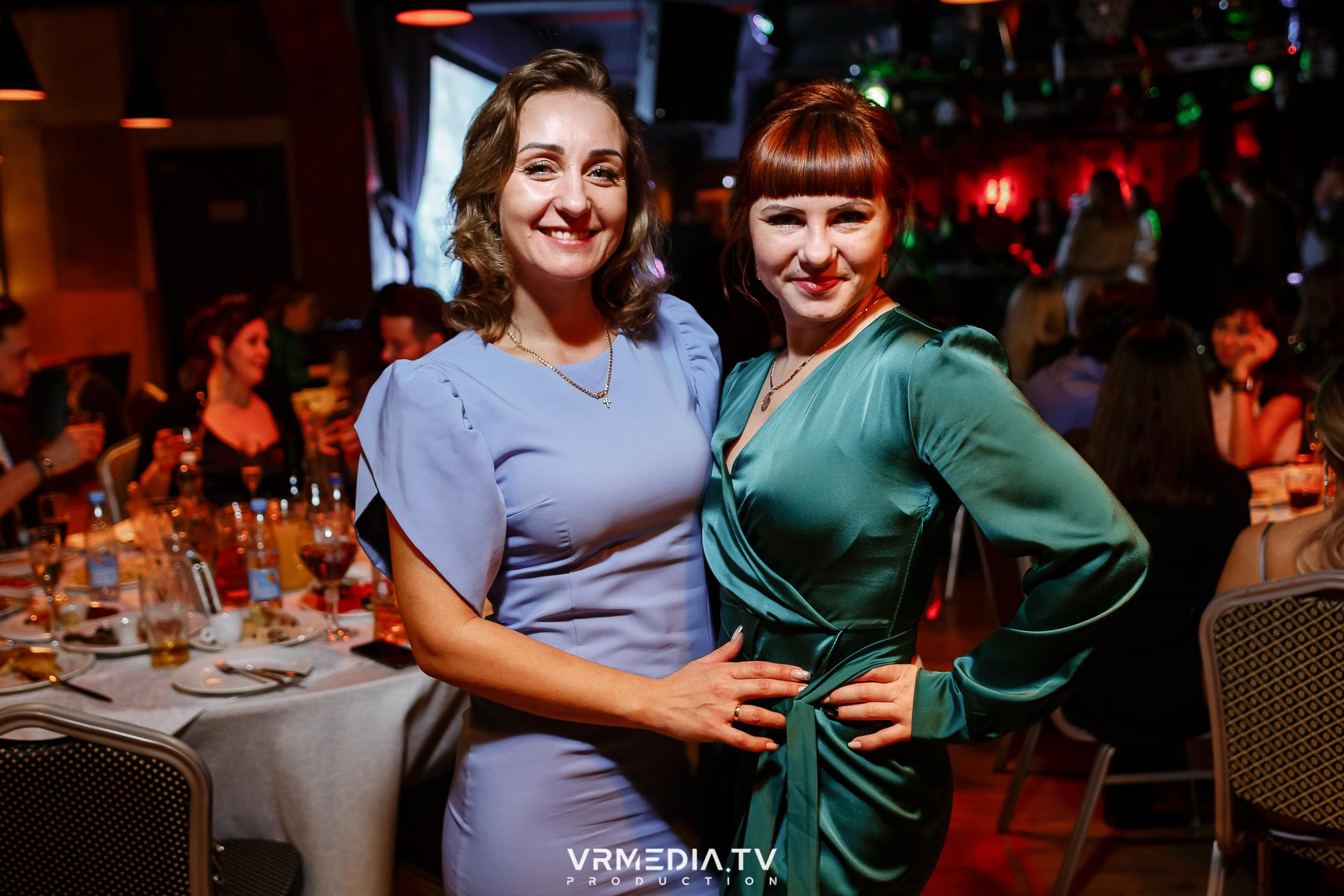 Жаркий новогодний корпоратив в гриль-баре «Жара»