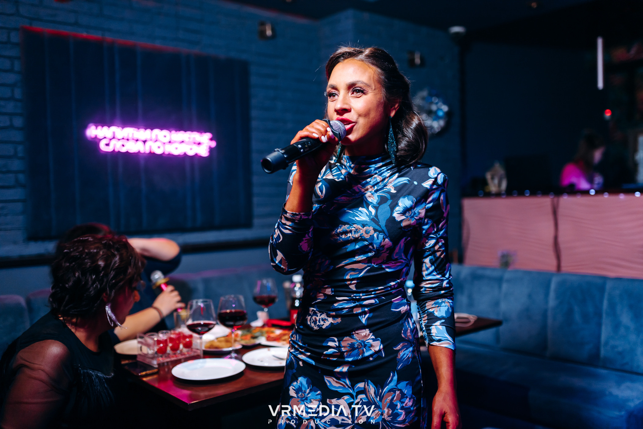 Новогодние корпоративы в караоке-баре «Опера»