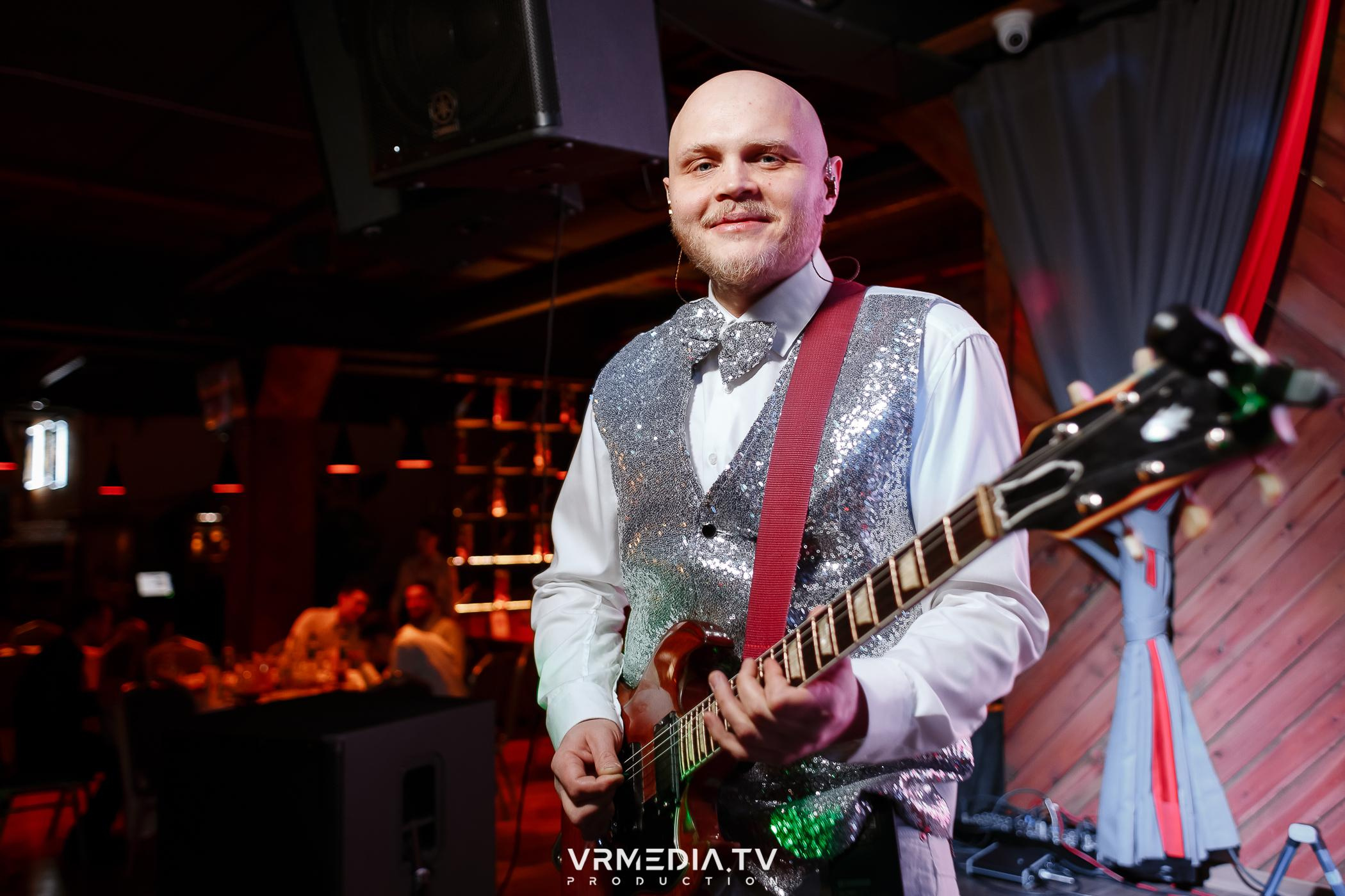 Жаркий новогодний корпоратив в гриль-баре «Жара»