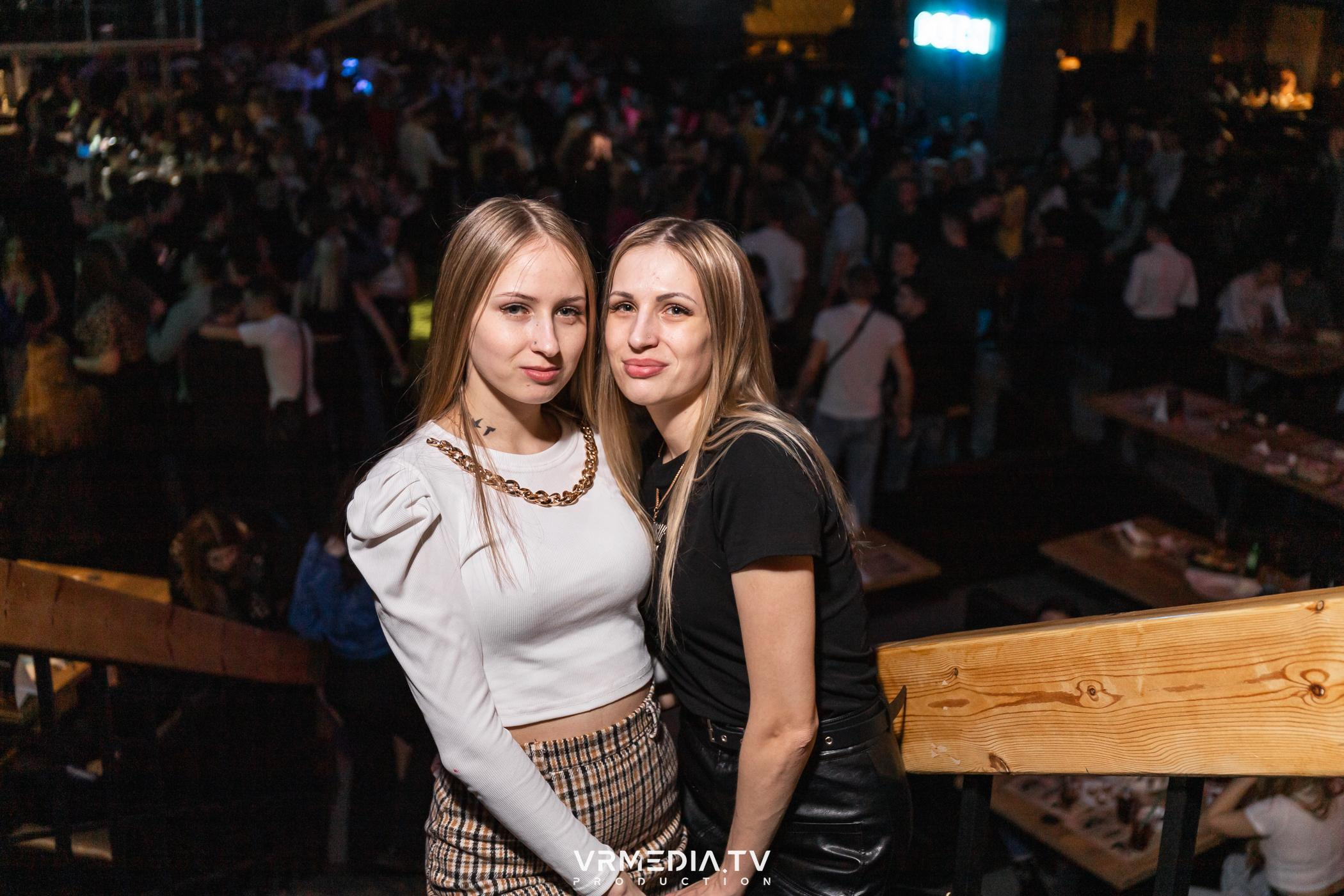 Выходные в баре «DOSKI»