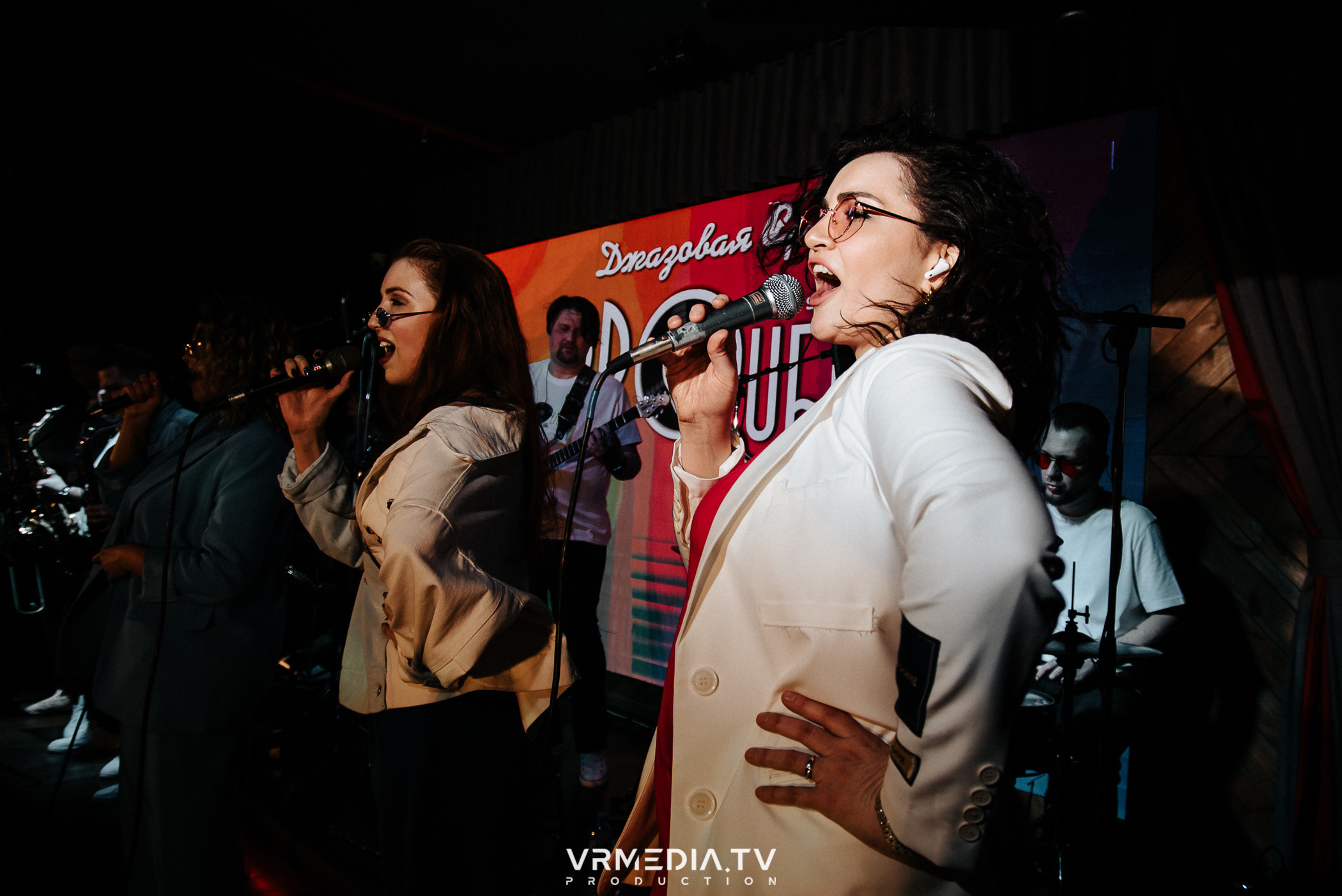 Джазовая среда: BBQueen: Переменная облачность