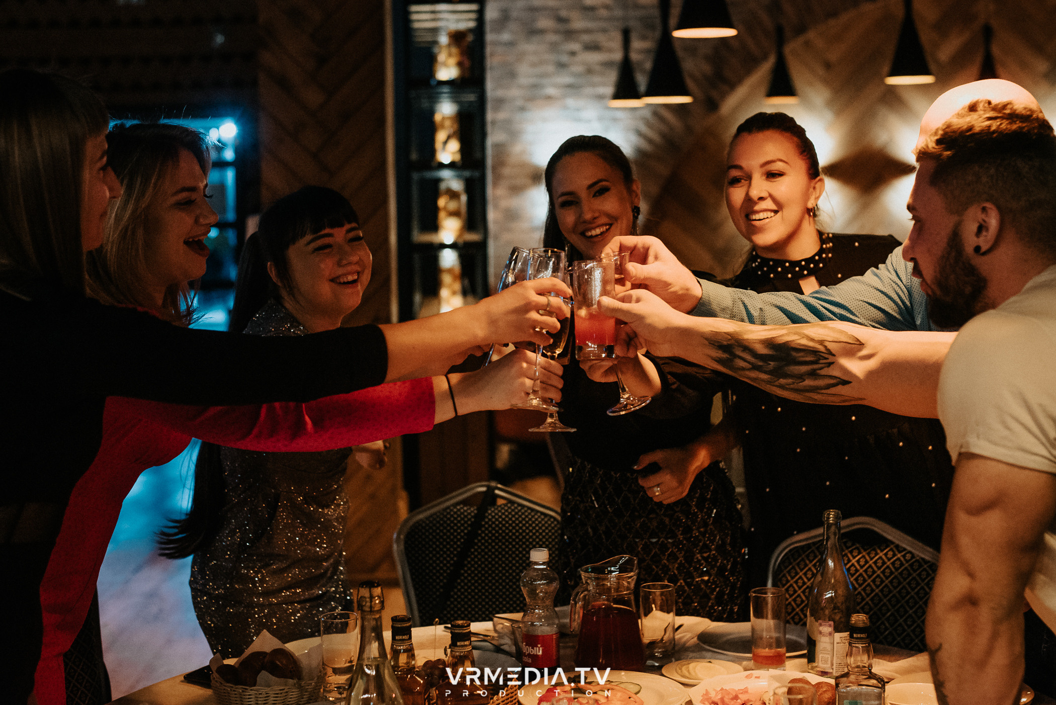 Жаркий новогодний корпоратив в гриль-баре «Жара»