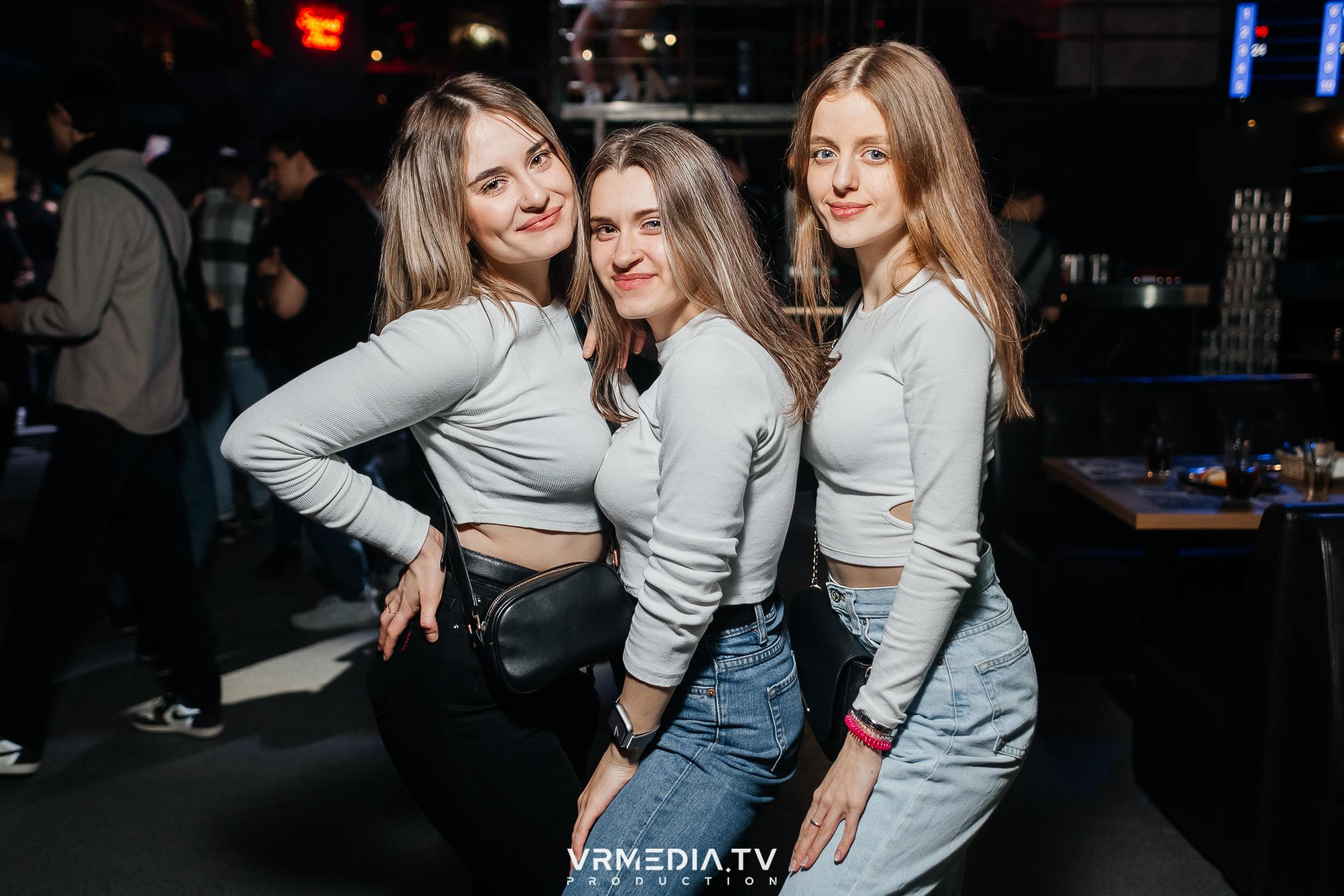 Выходные в баре «DOSKI»