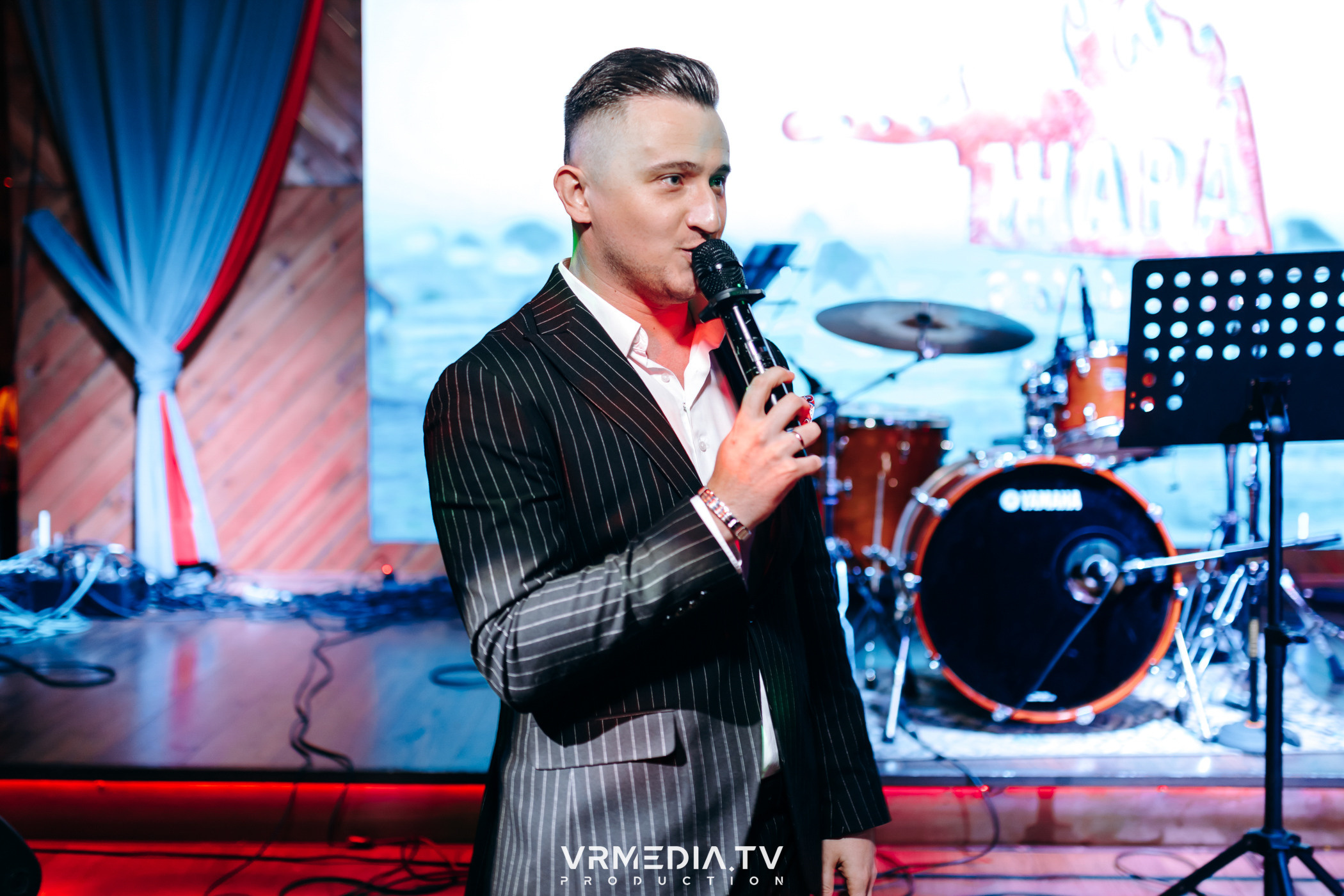 Жаркий новогодний корпоратив в гриль-баре «Жара»