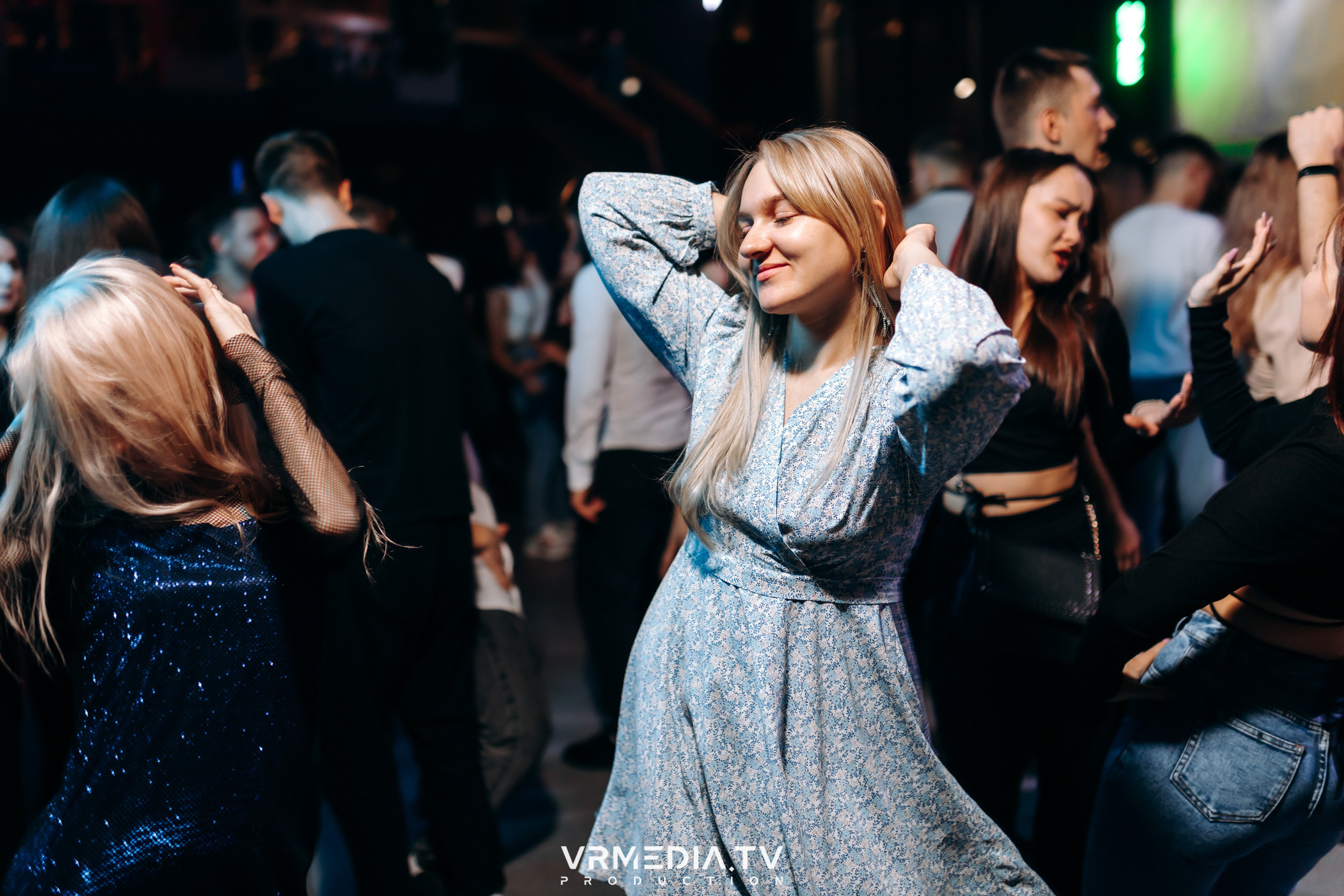 Выходные в баре «DOSKI»