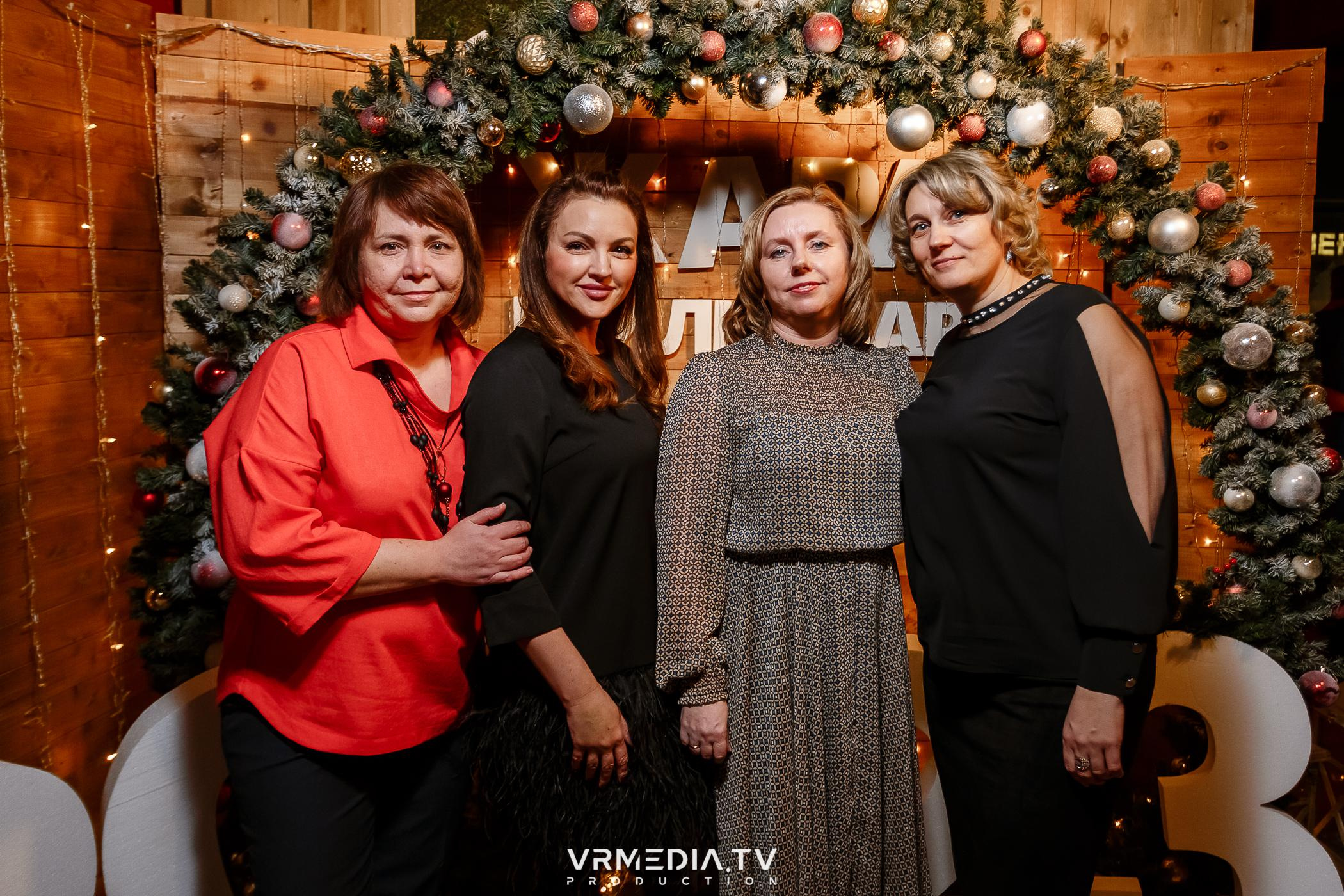 Жаркий новогодний корпоратив в гриль-баре «Жара»