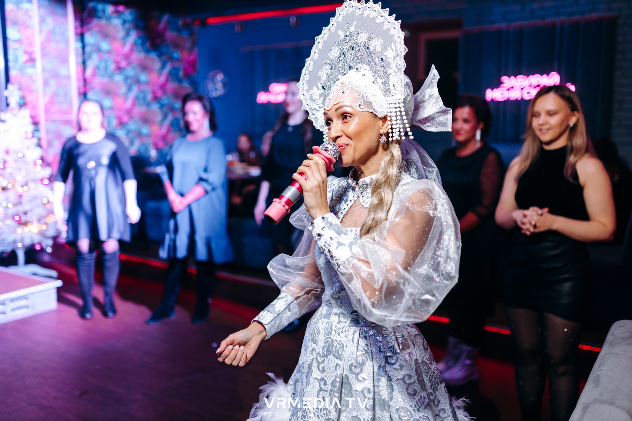 Новогодние корпоративы в караоке-баре «Опера»