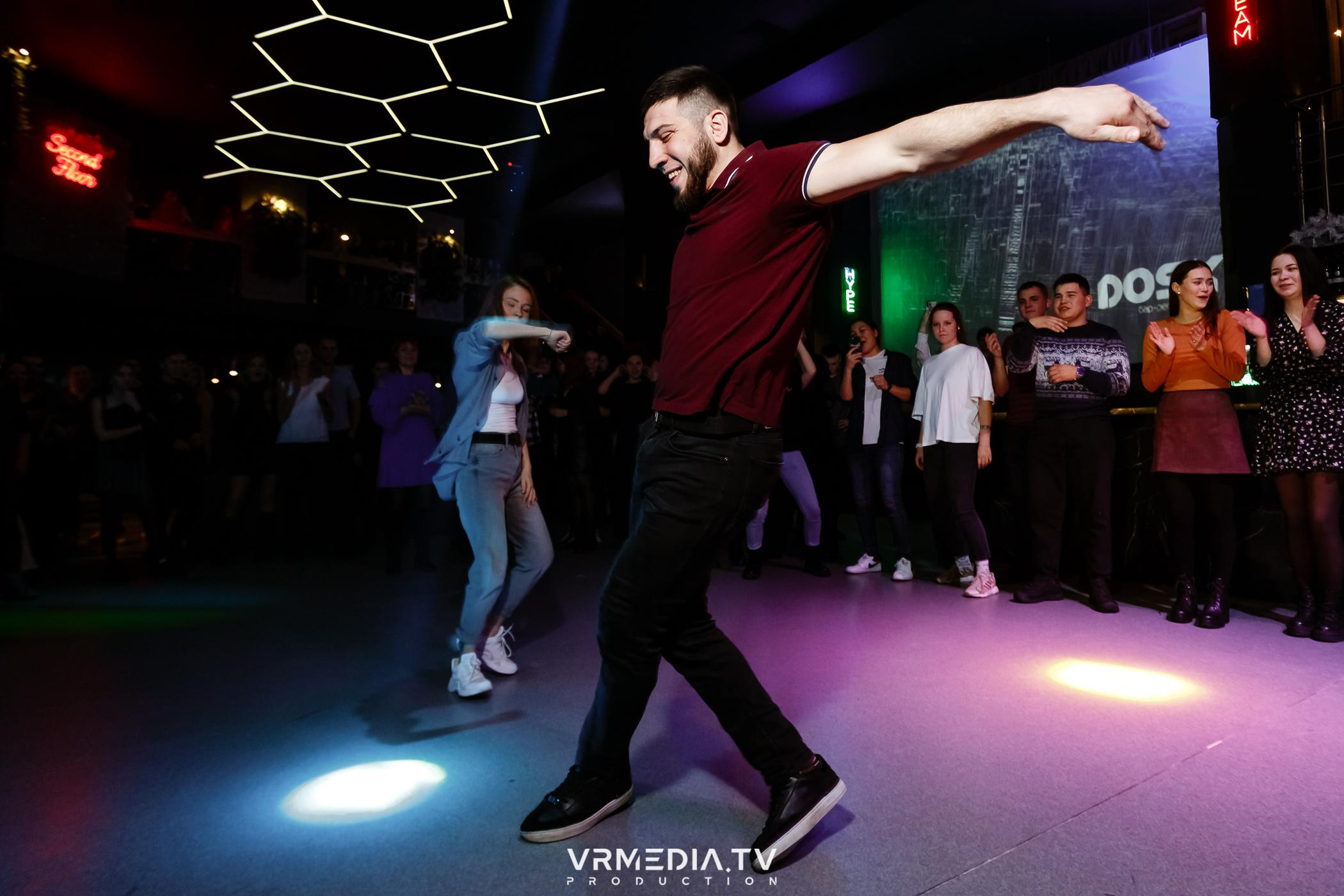 Выходные в баре «DOSKI»