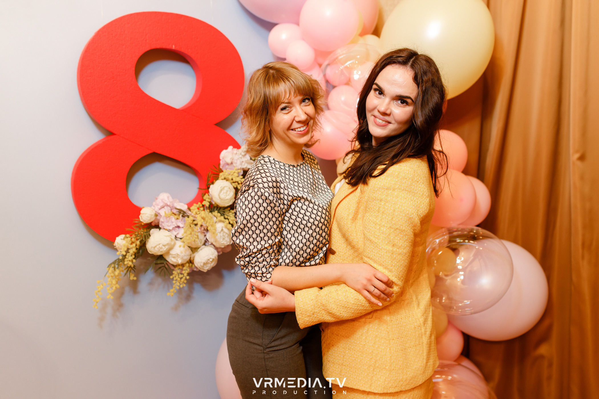 Международный женский день в ресторане «Лазурный Берег»