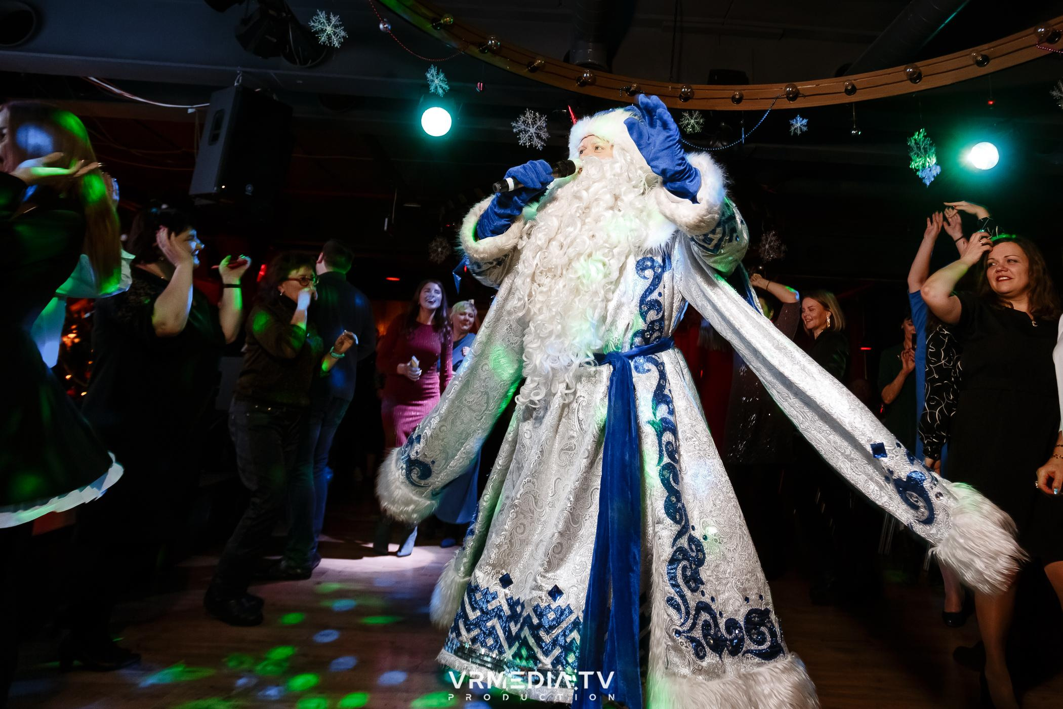 Жаркий новогодний корпоратив в гриль-баре «Жара»