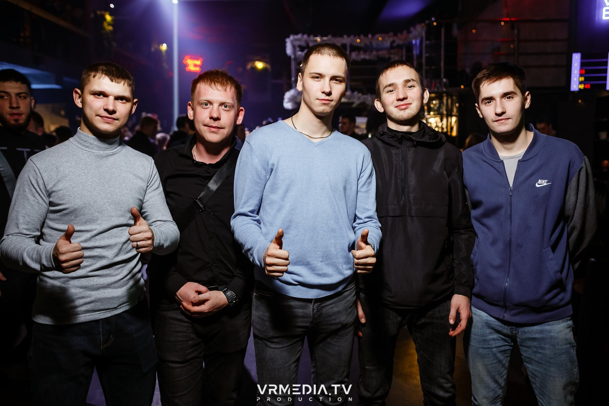 Выходные в баре «DOSKI»