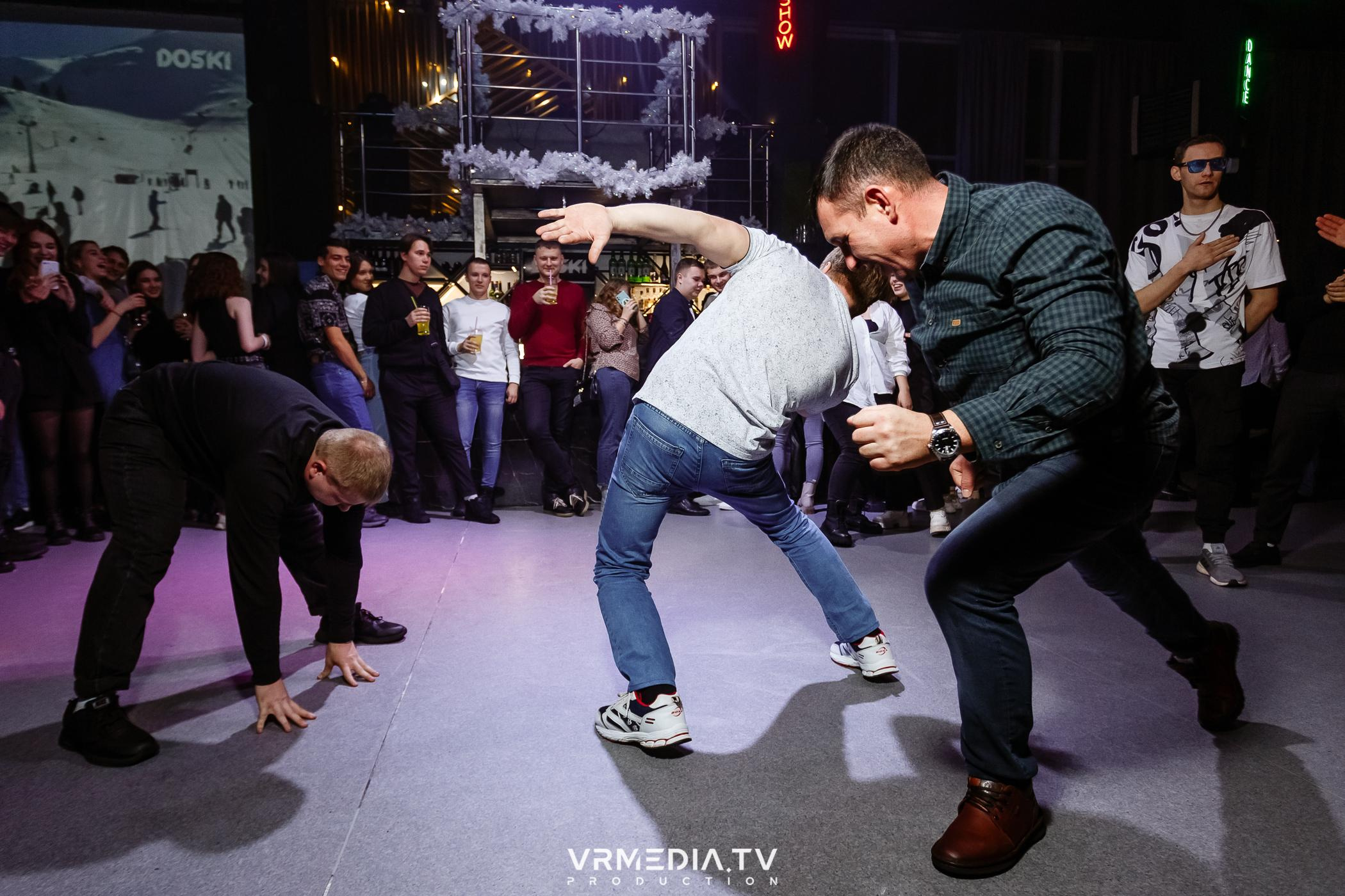 Выходные в баре «DOSKI»