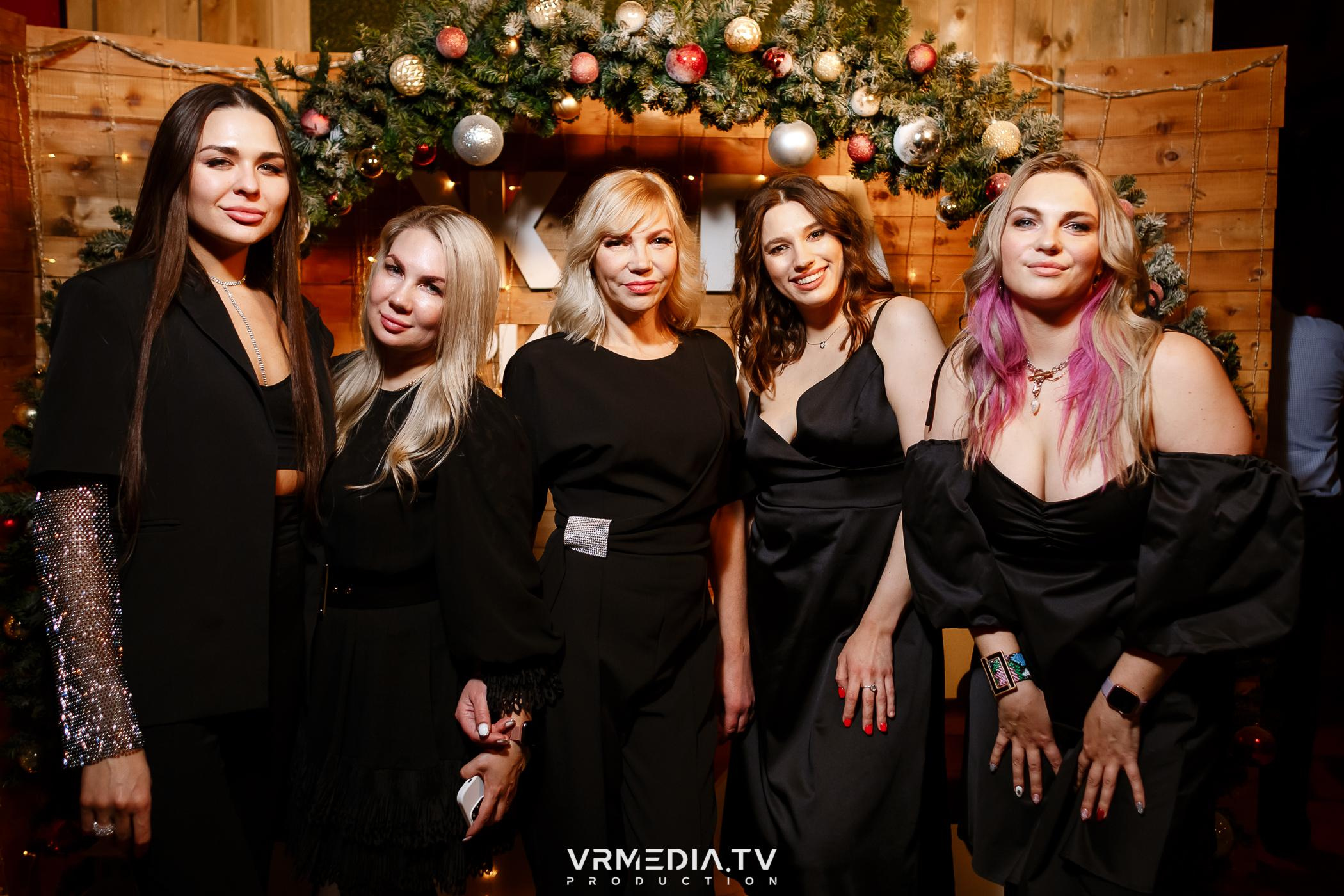 Жаркий новогодний корпоратив в гриль-баре «Жара»