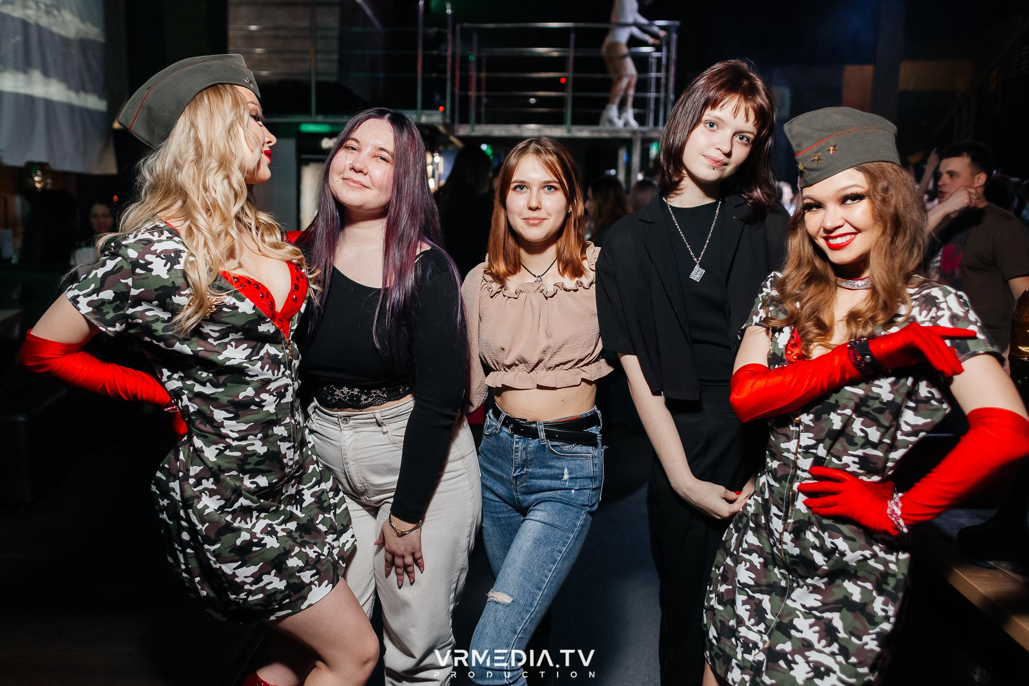 Выходные в баре «DOSKI»