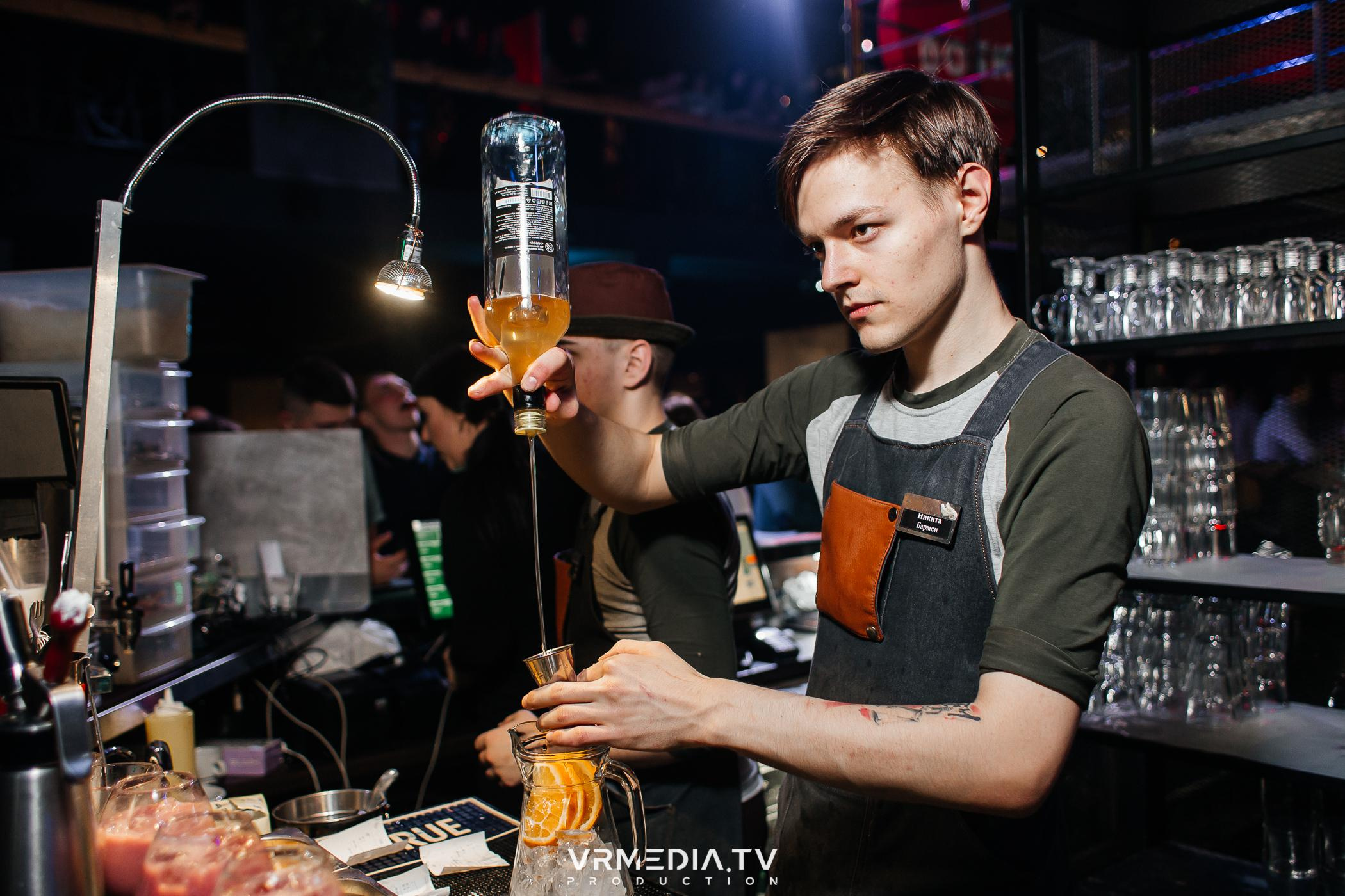 Выходные в баре «DOSKI»