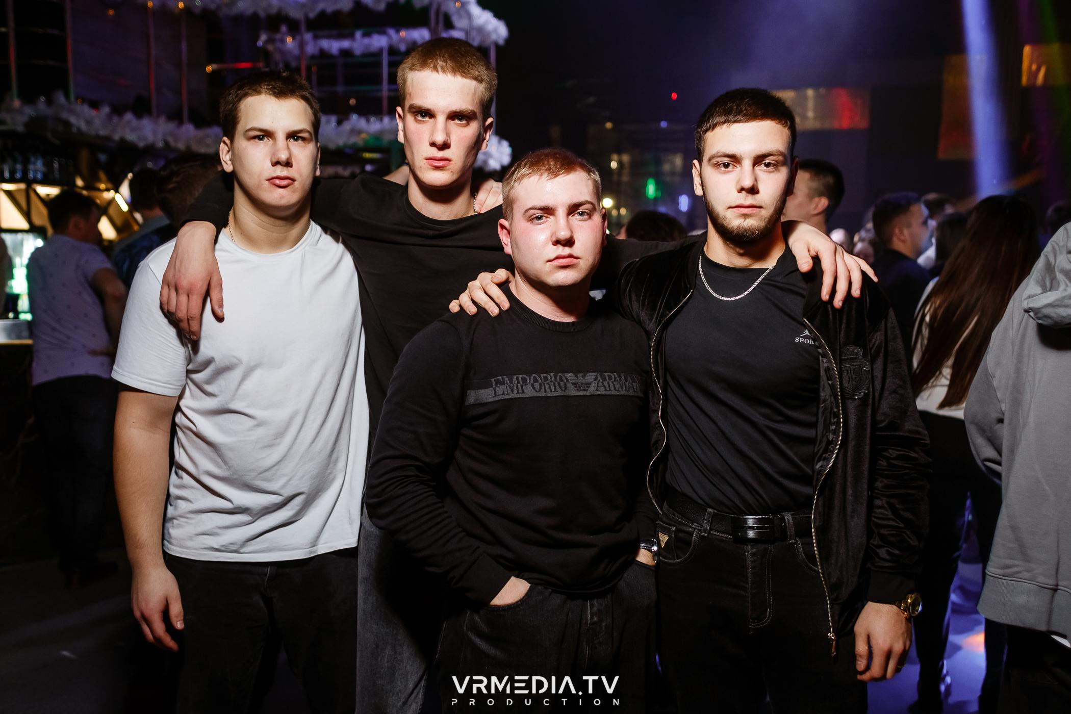 Выходные в баре «DOSKI»