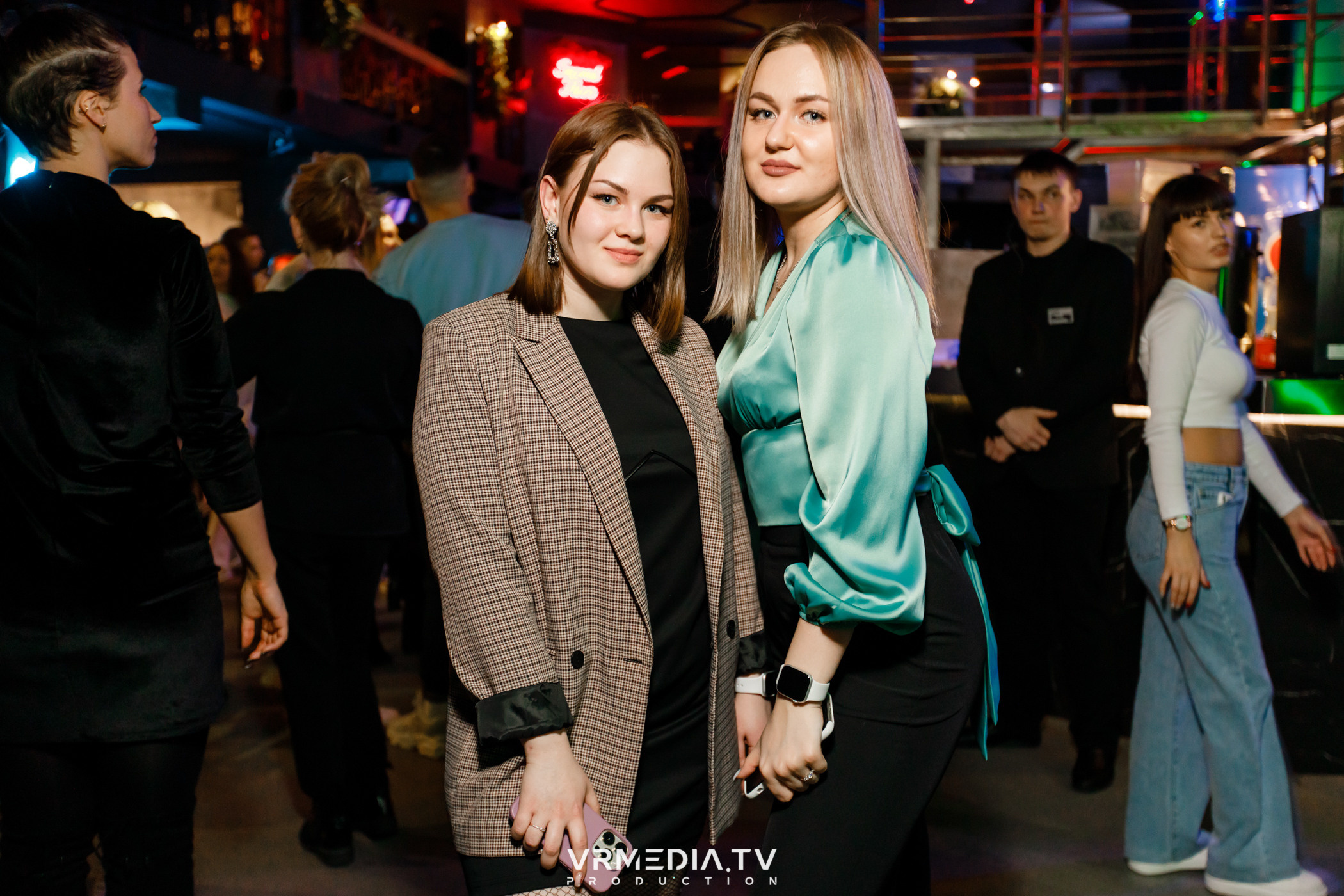 Выходные в баре «DOSKI»