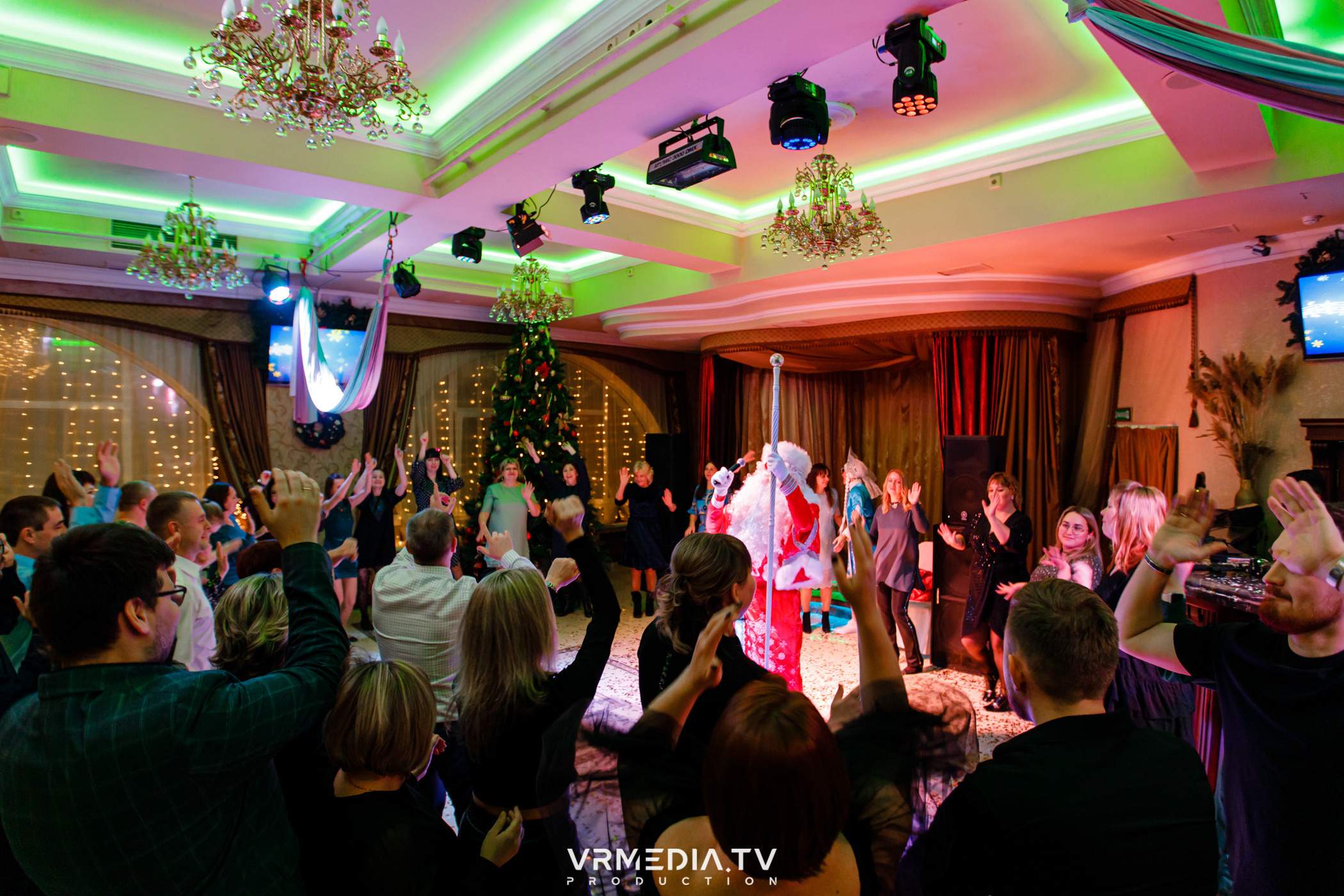 «Новогодний Мюзикл» в ресторане «Лазурный Берег»