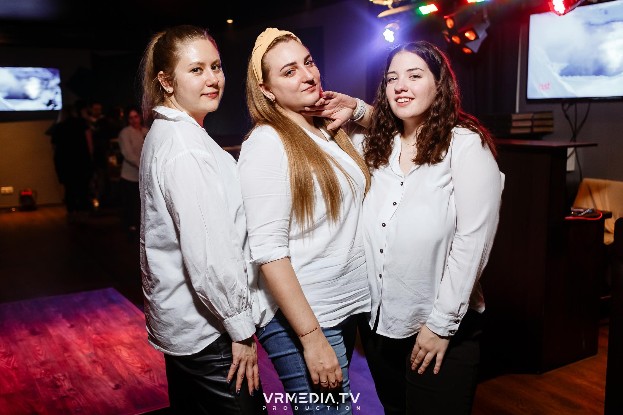 Выходные в баре «DOSKI»