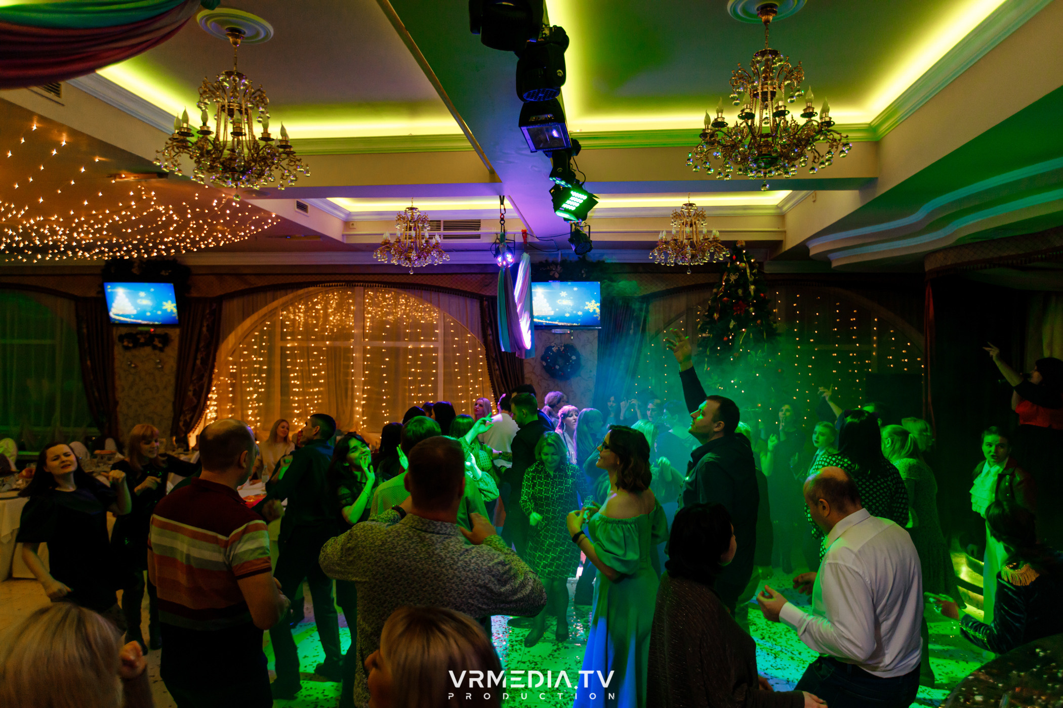 «Новогодний Мюзикл» в ресторане «Лазурный Берег»