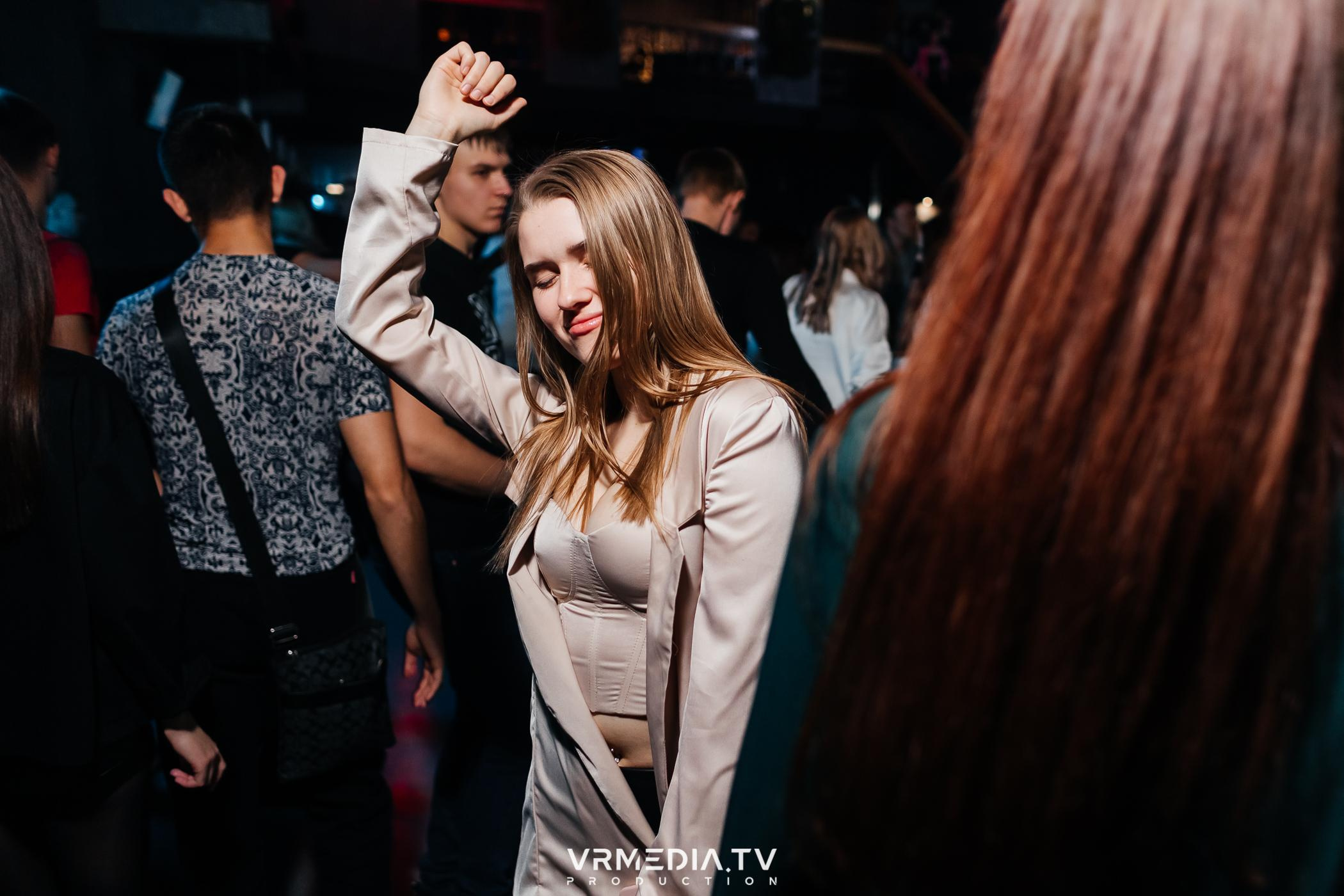 Выходные в баре «DOSKI»