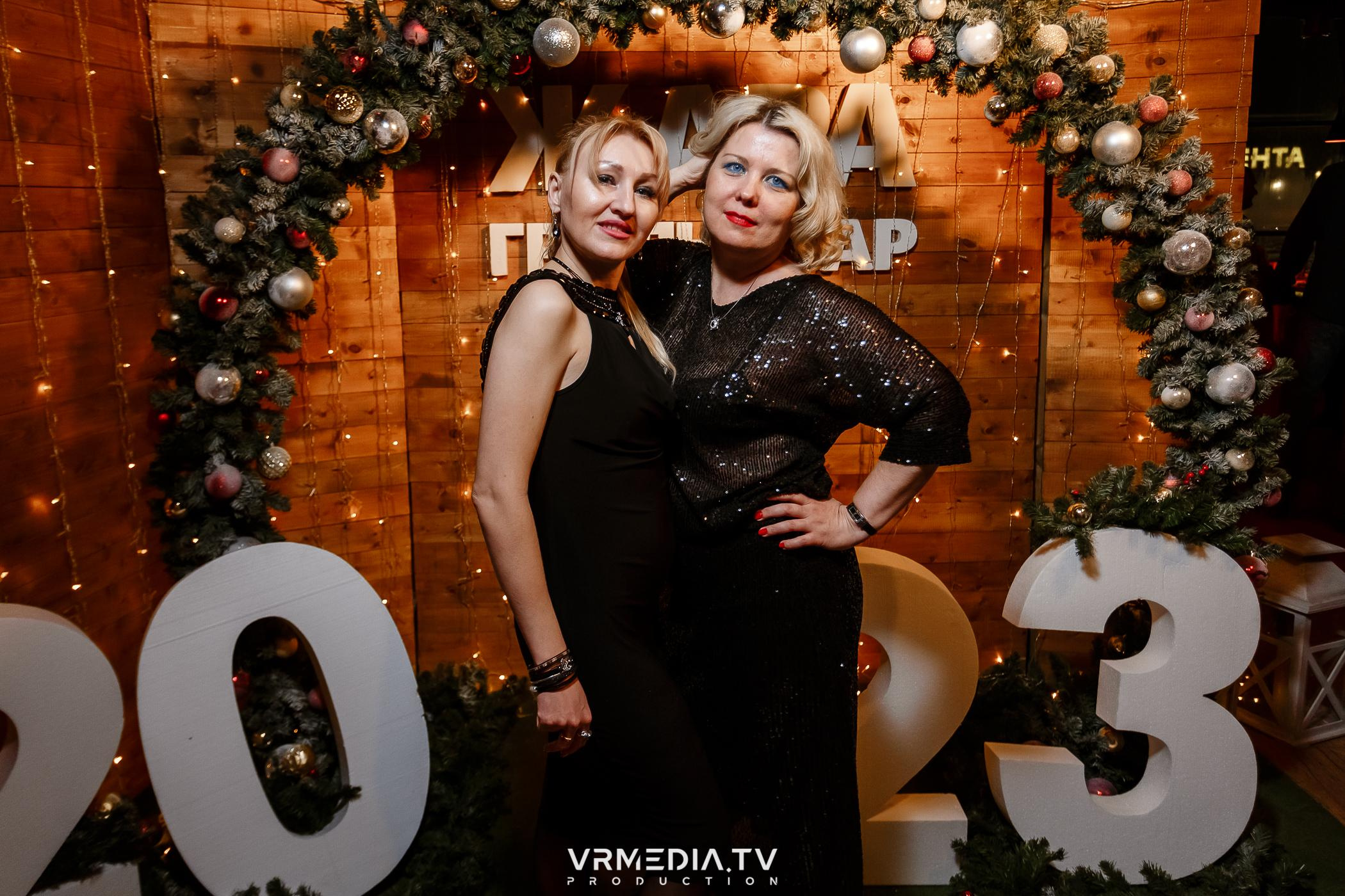 Жаркий новогодний корпоратив в гриль-баре «Жара»