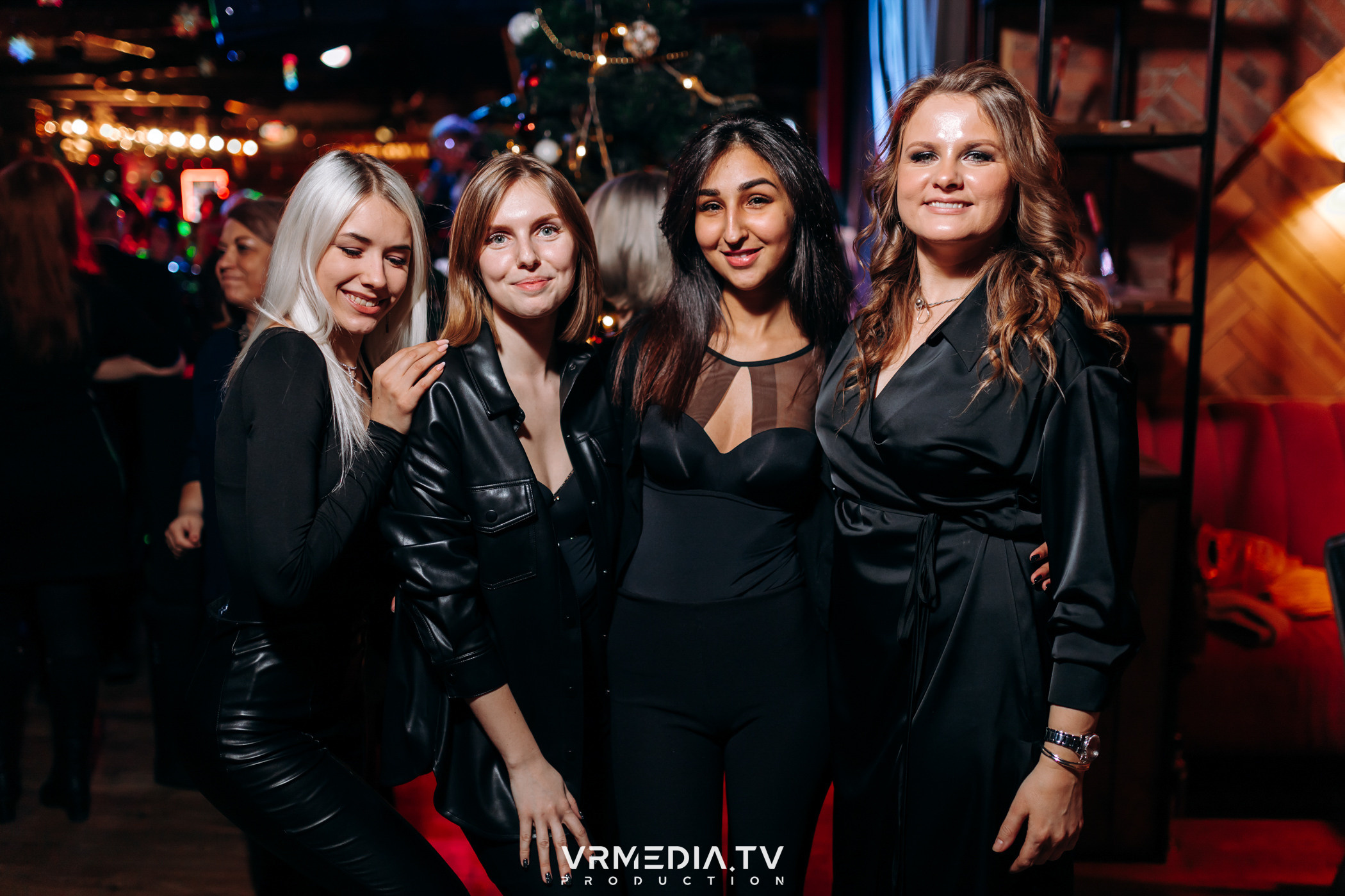 Жаркий новогодний корпоратив в гриль-баре «Жара»