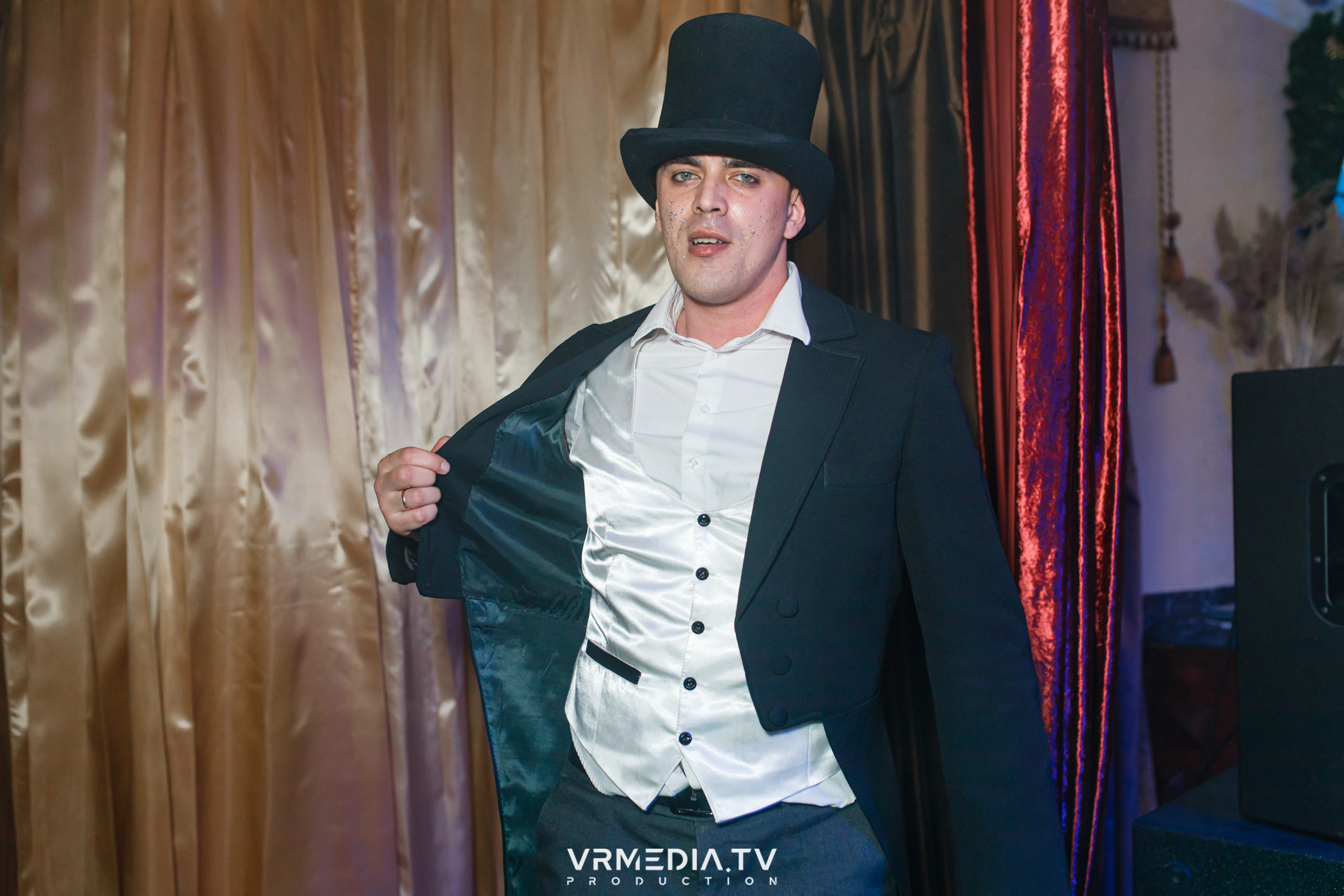 «Новогодний Мюзикл» в ресторане «Лазурный Берег»