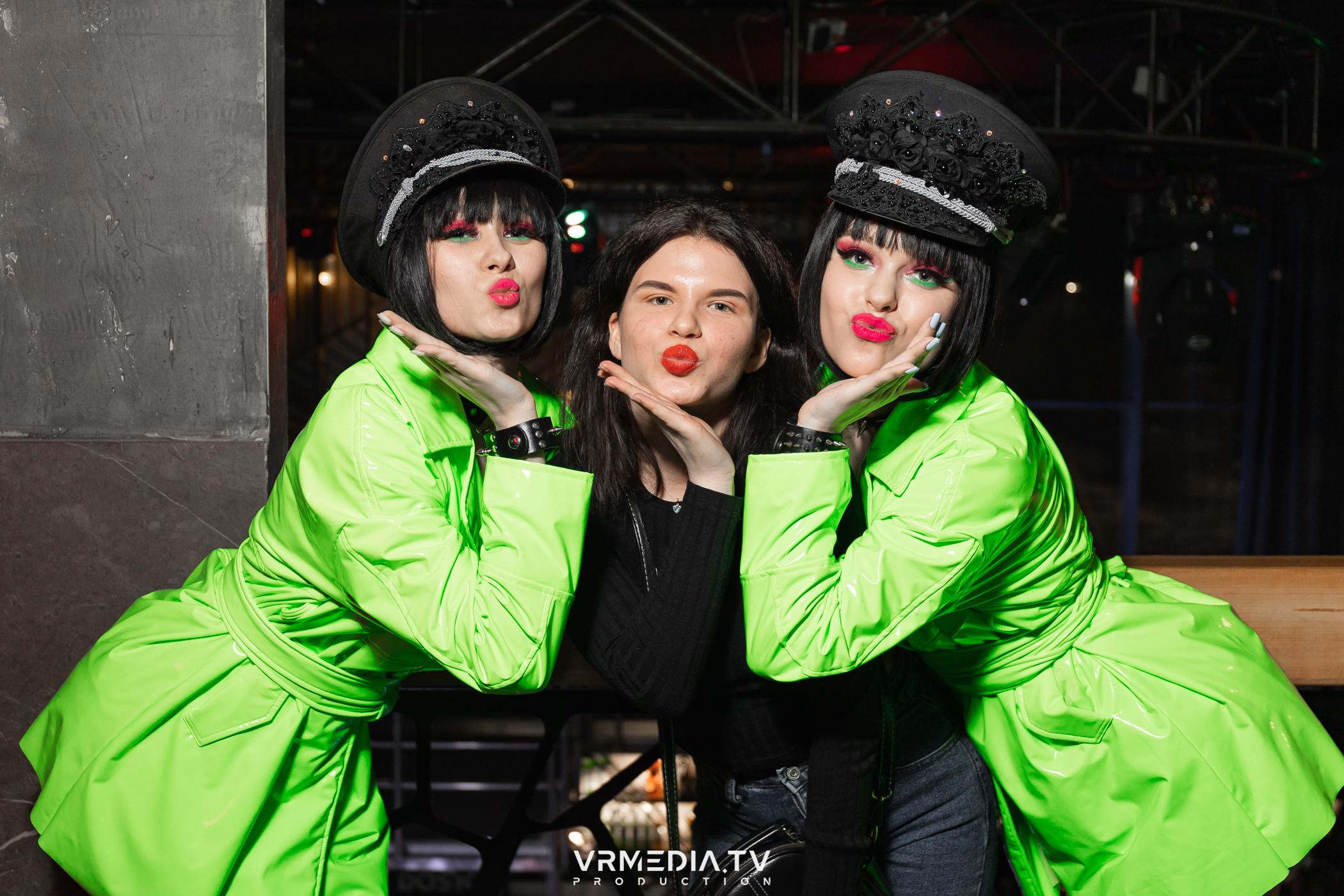 Выходные в баре «DOSKI»