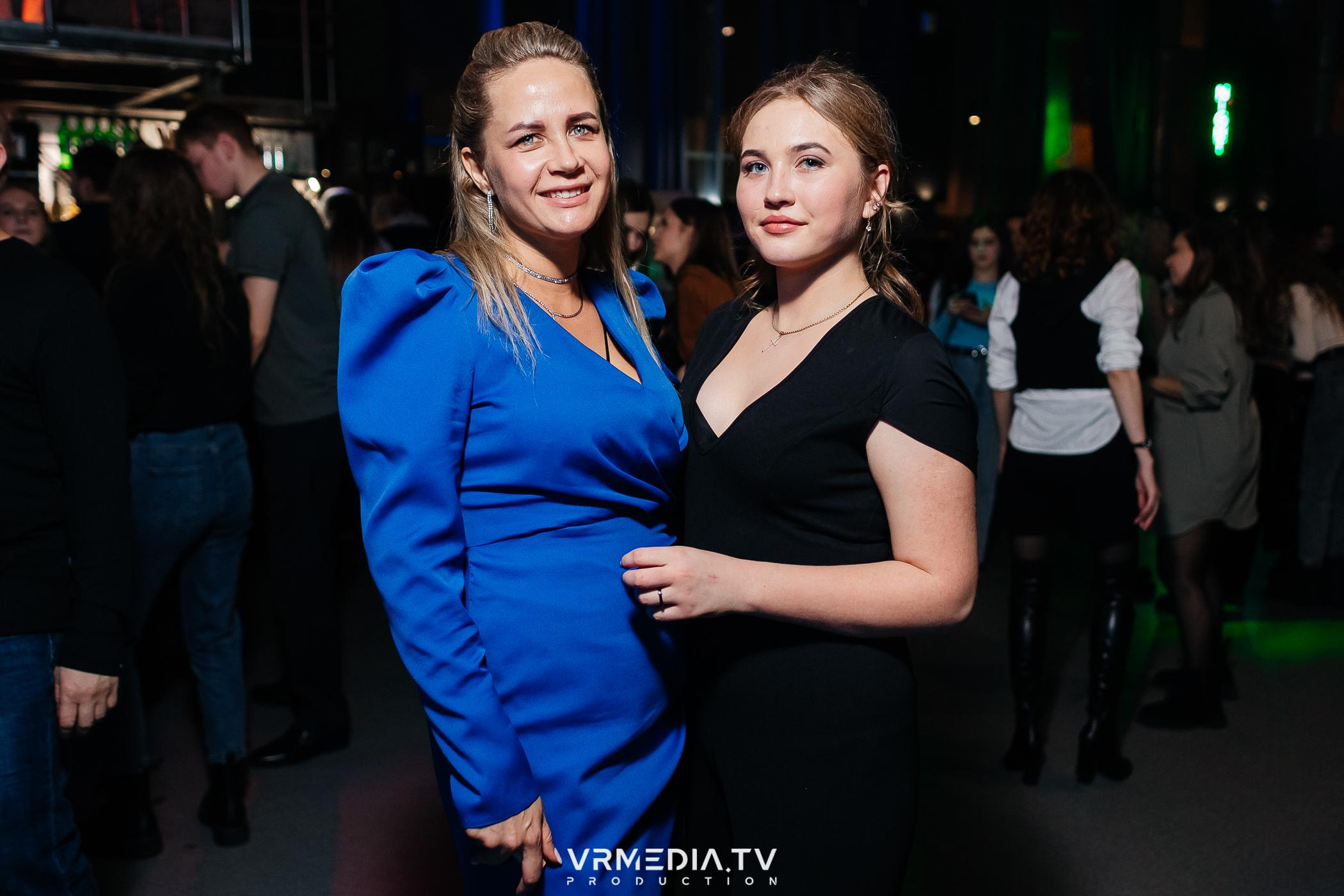 Выходные в баре «DOSKI»