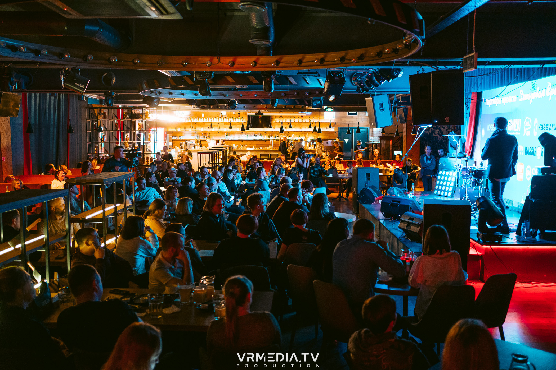 Джазовая среда: шоу «КИНОхроника»