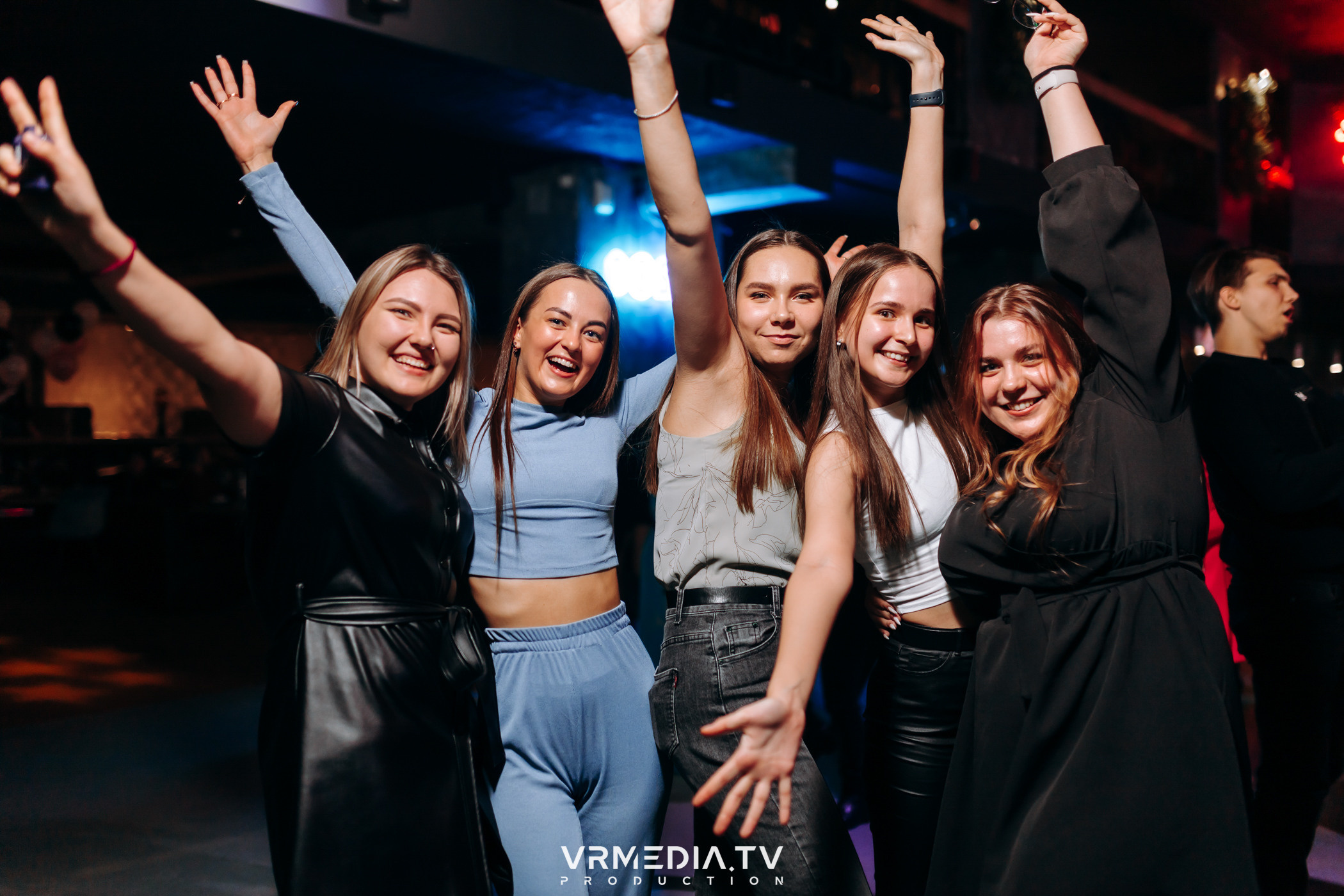 Выходные в баре «DOSKI»