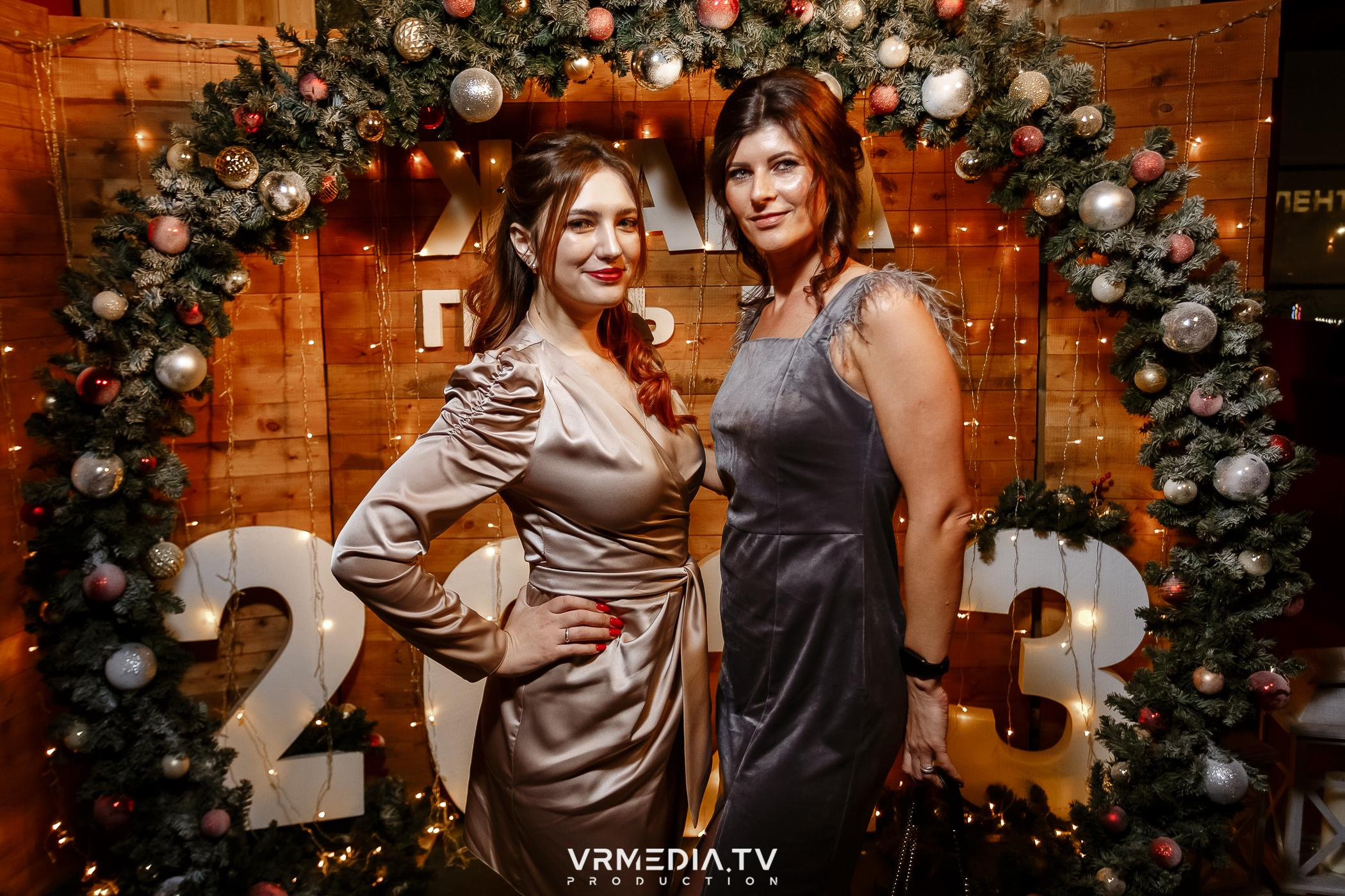 Жаркий новогодний корпоратив в гриль-баре «Жара»