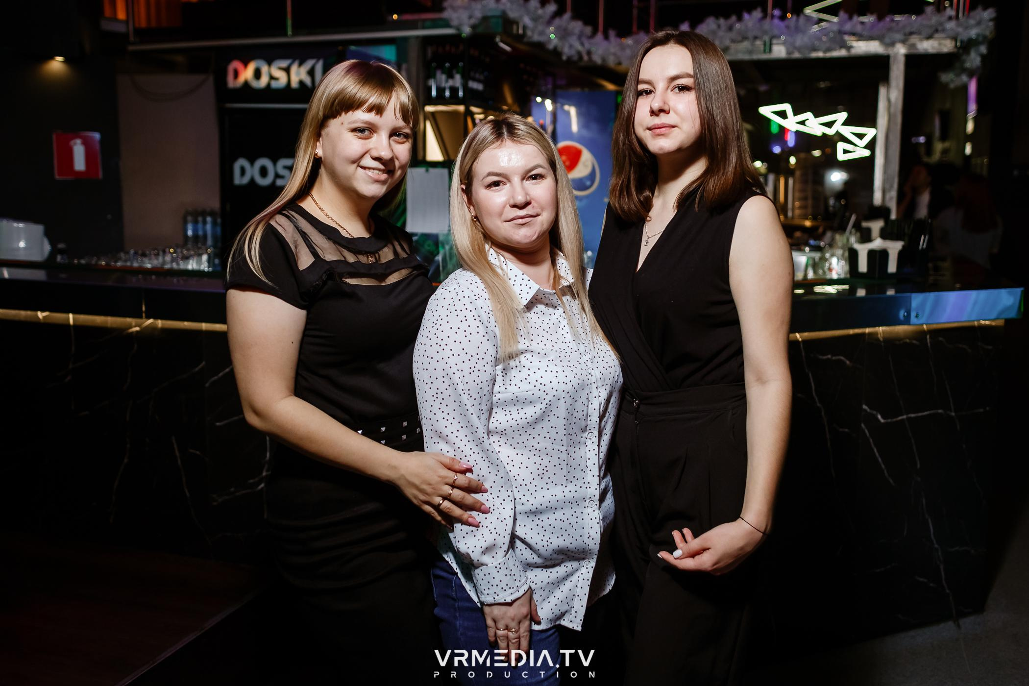 Выходные в баре «DOSKI»