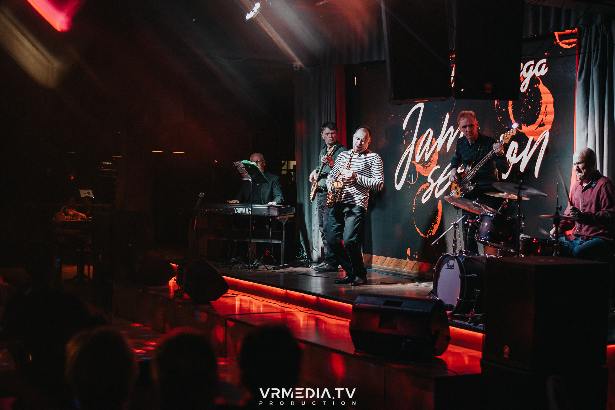 Джазовая среда: Джаз Замечательных Людей (Новосибирск)