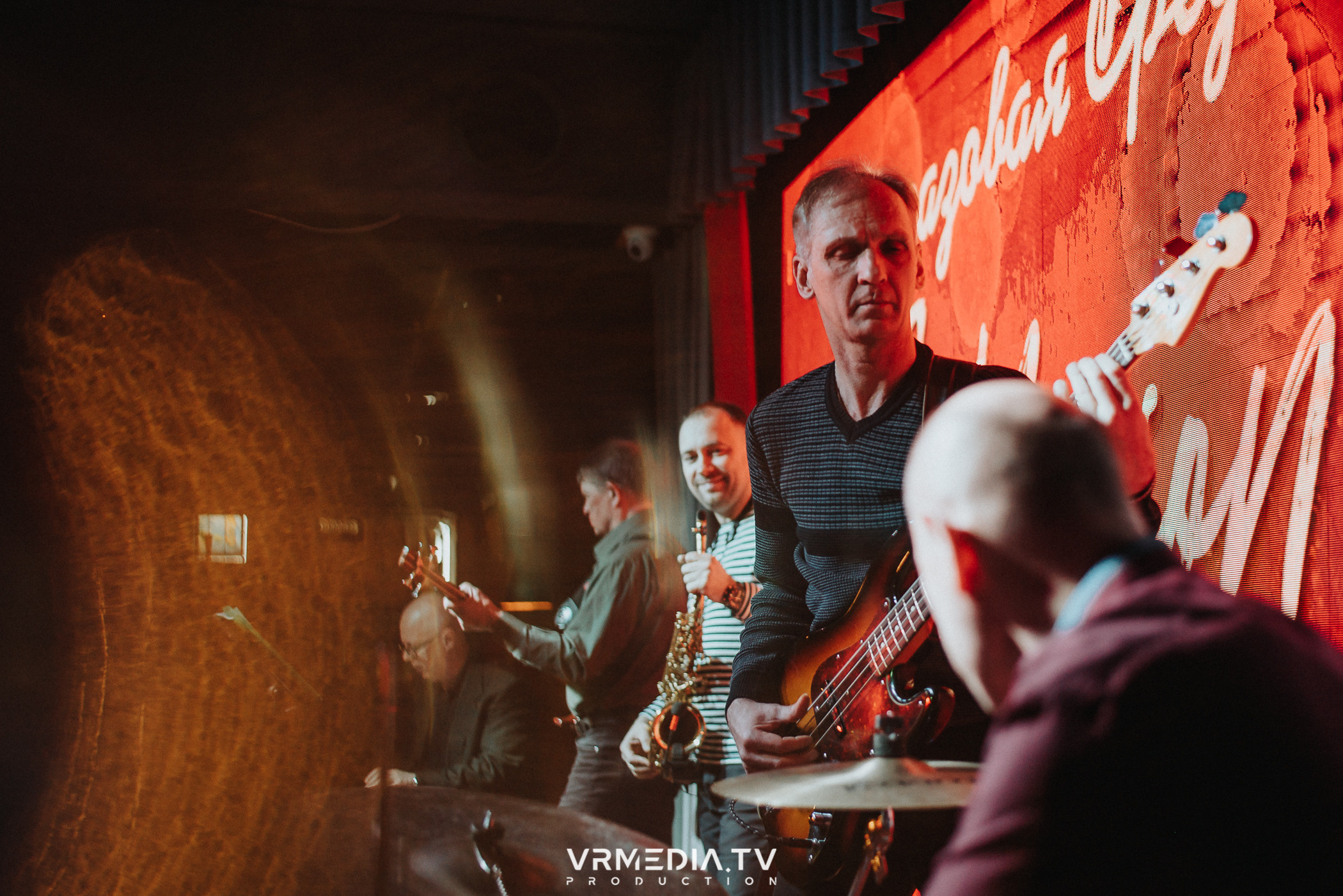 Джазовая среда: Джаз Замечательных Людей (Новосибирск)