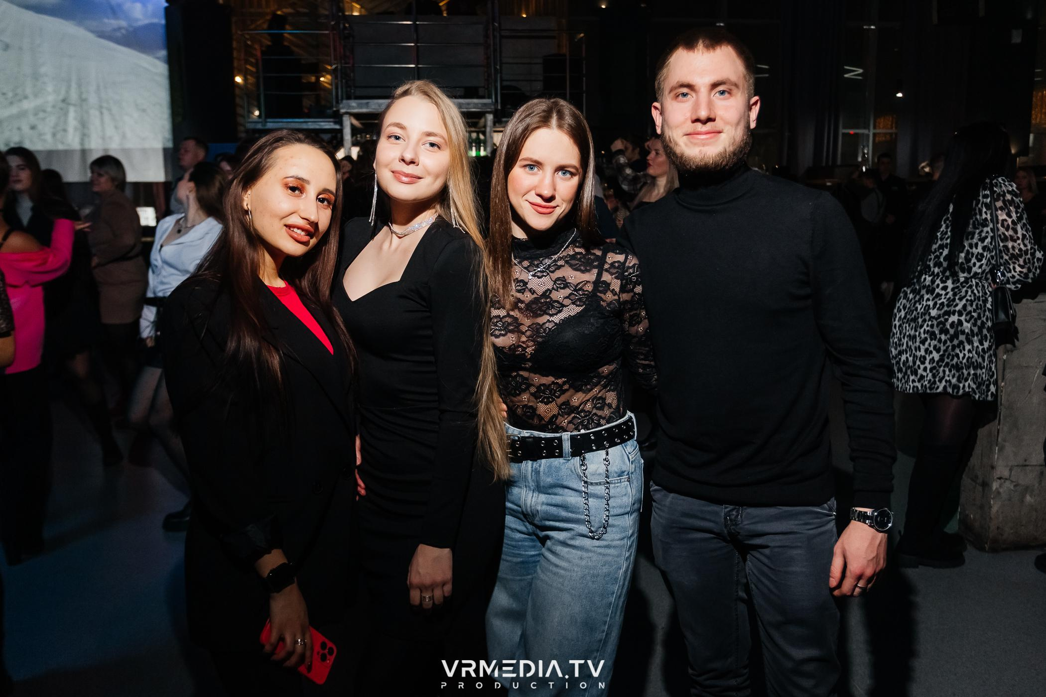 Выходные в баре «DOSKI»