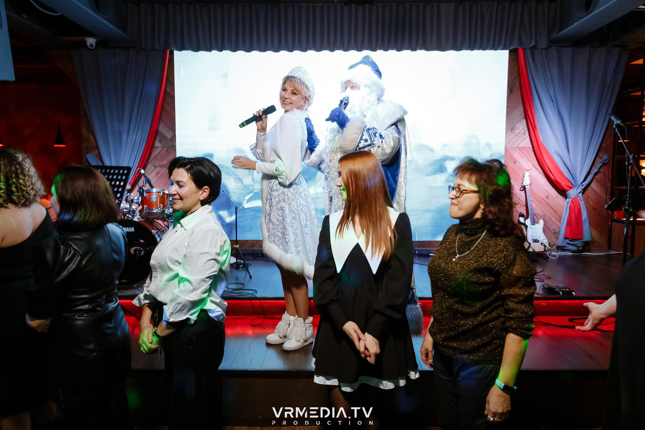 Жаркий новогодний корпоратив в гриль-баре «Жара»